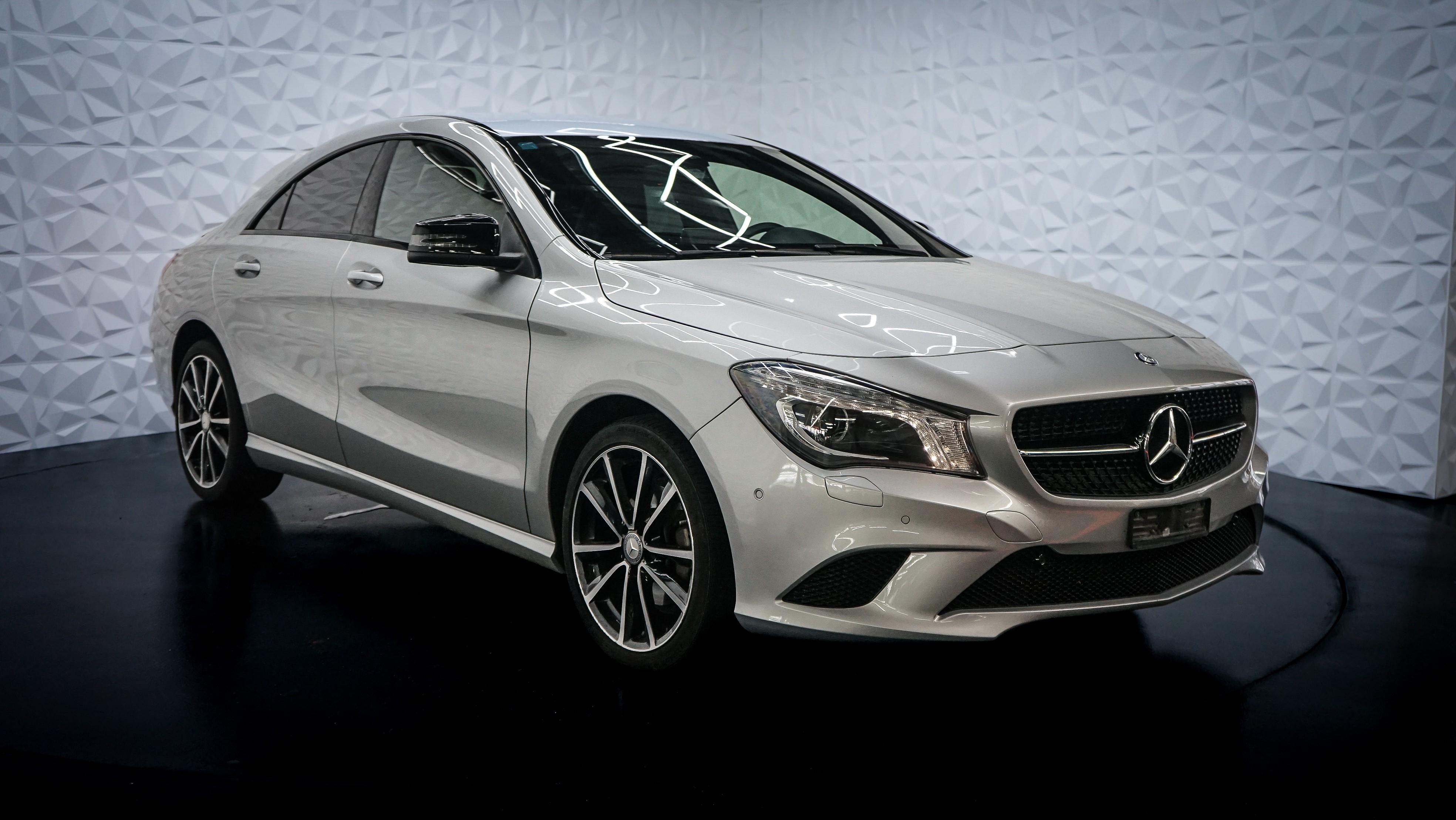 MERCEDES-BENZ CLA 200 7G-DCT