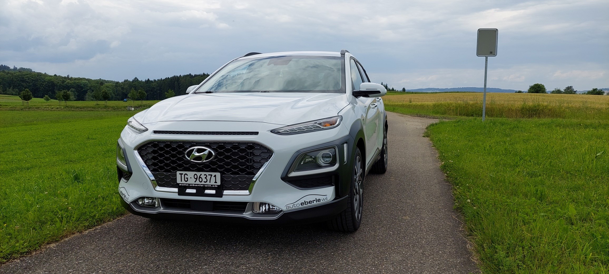 HYUNDAI Kona 1.6 GDi HEV Amplia DCT