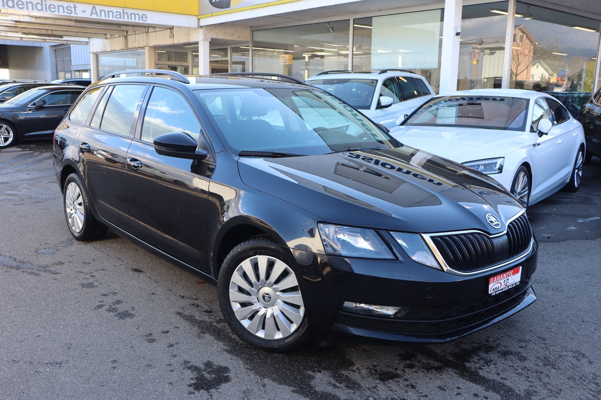 SKODA Octavia Combi 1.6 TDI Ambition DSG ** Navigation ** PDC ** Frisch ab MFK & Service **