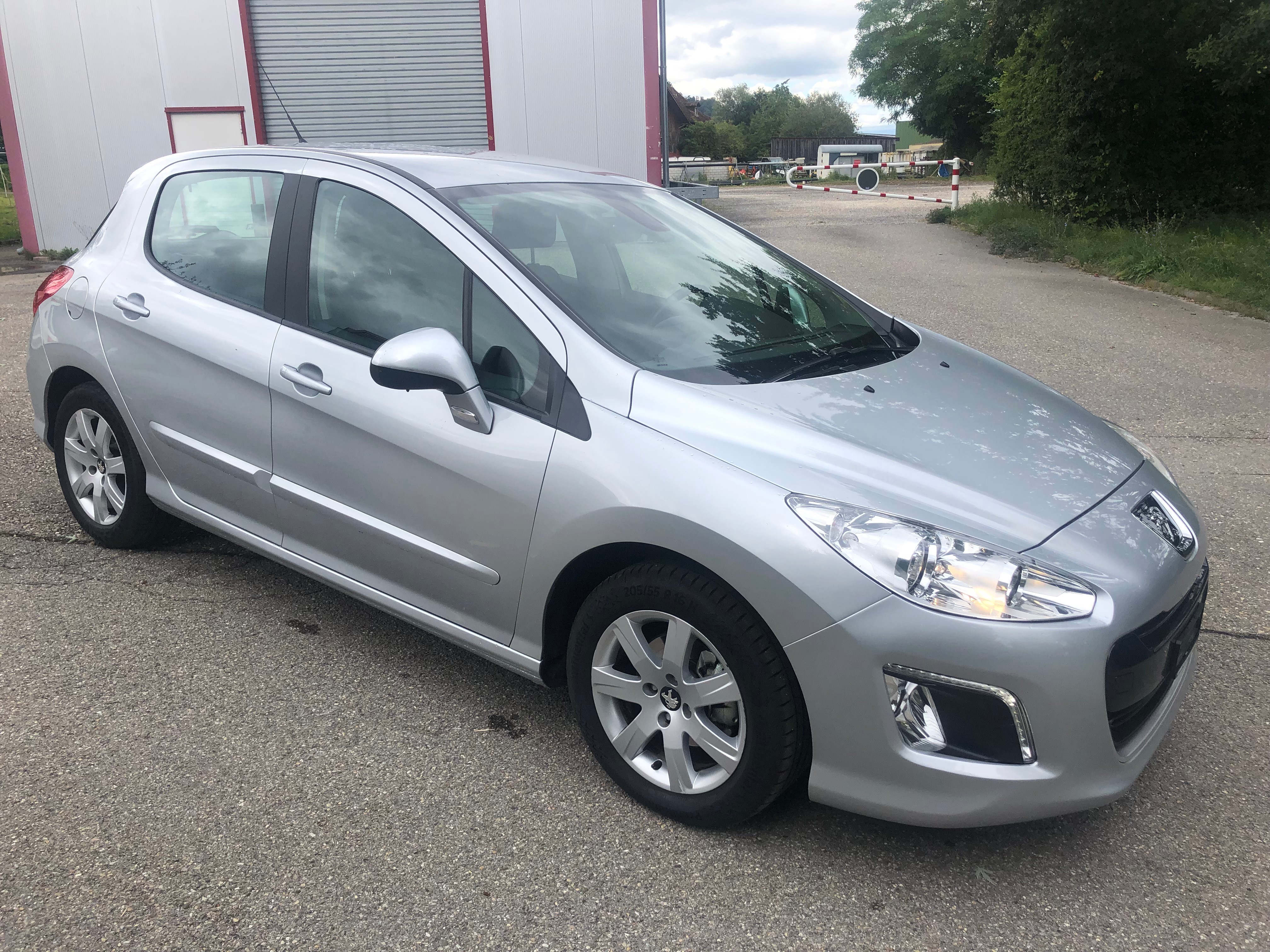 PEUGEOT 308 1.6 16V VTI Active Automatic