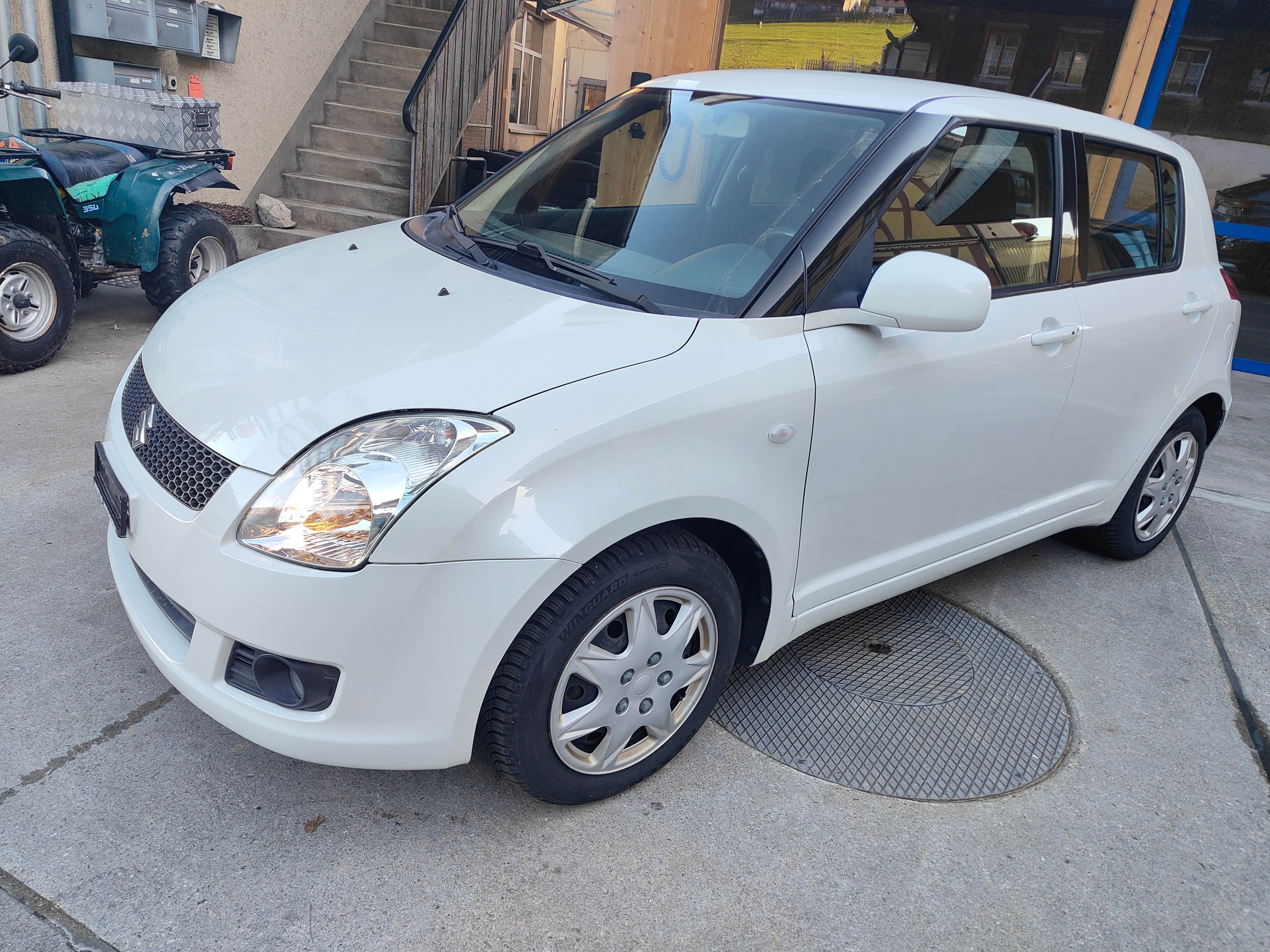 SUZUKI Swift 1.3i 16V GL Top 4x4