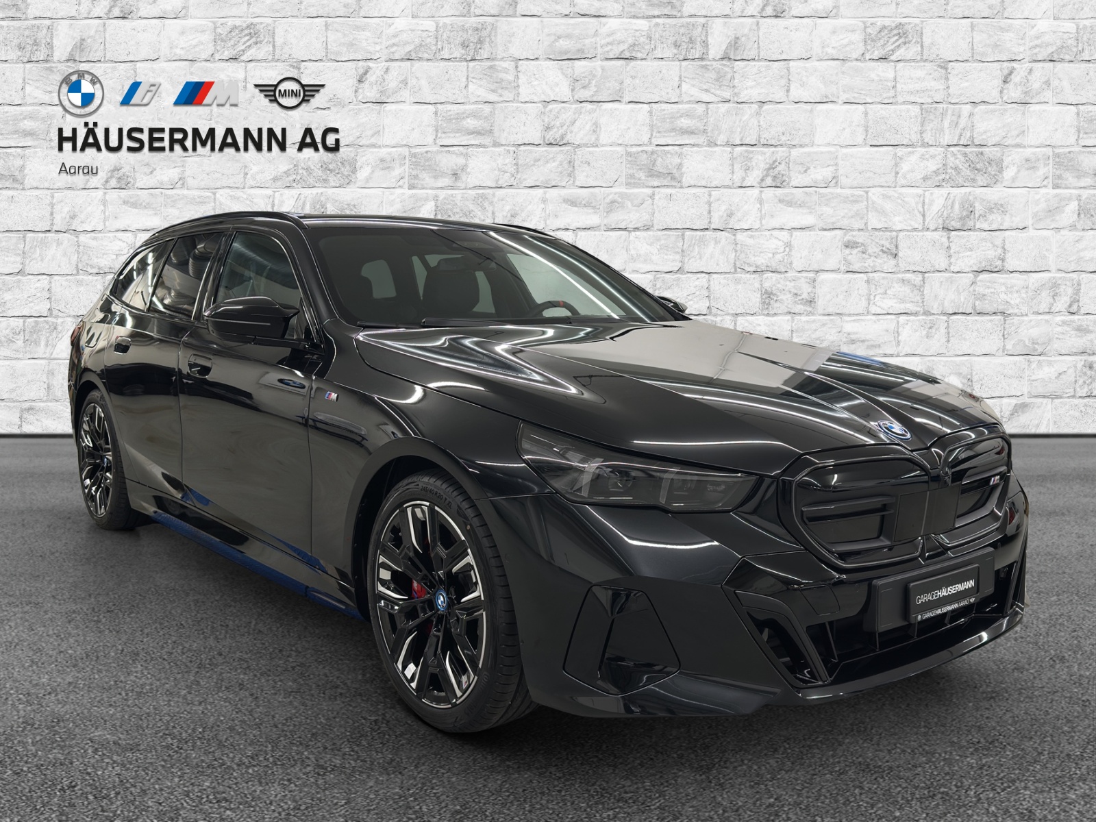 BMW i5 M60 Touring M Sport Pro | Häusermann AG Garage
