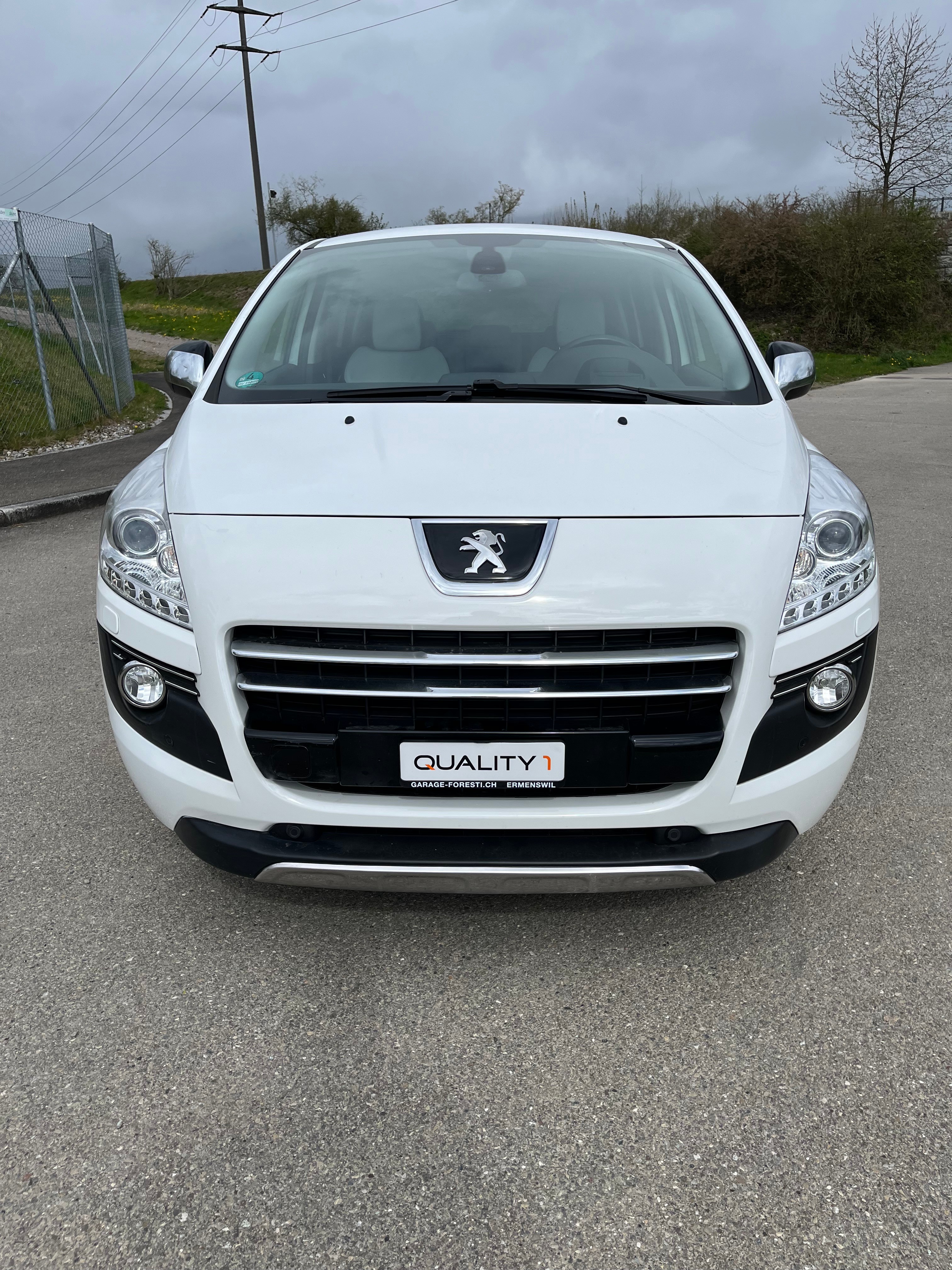 PEUGEOT 3008 2.0 HDI Swiss Edition Tiptronic