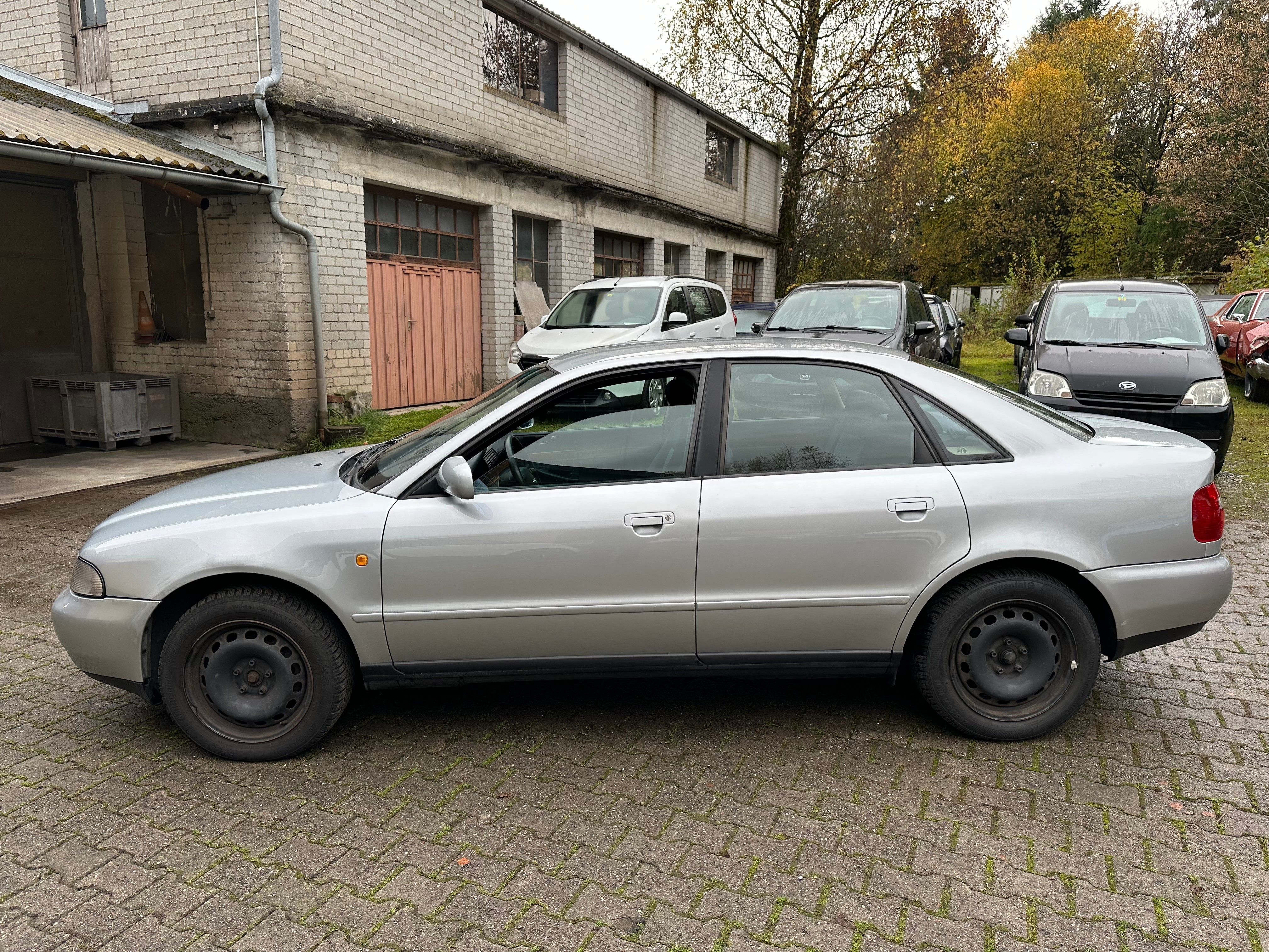 AUDI A4 2.4 Advance