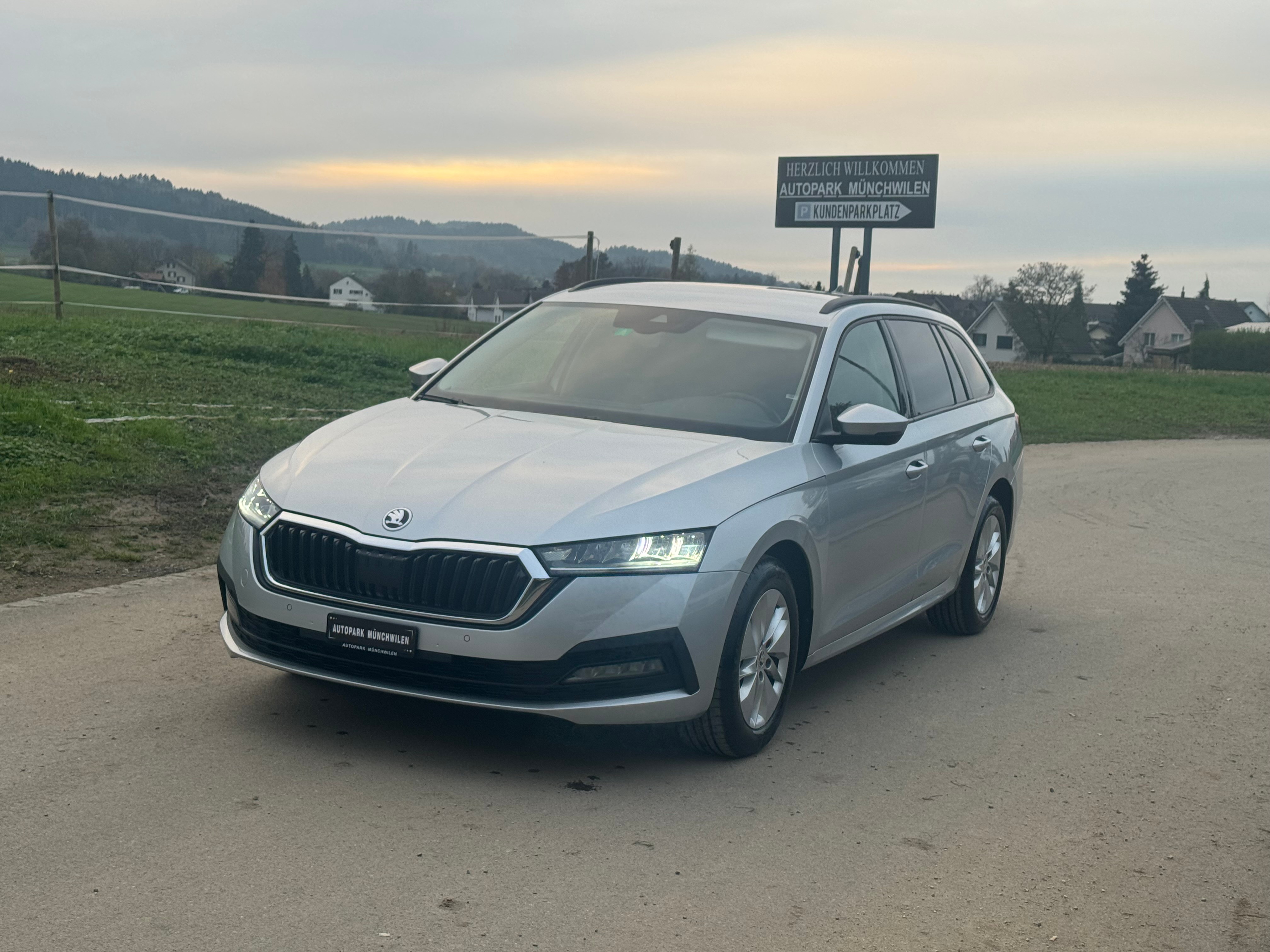 SKODA Octavia Combi 2.0 TDI DSG Ambition