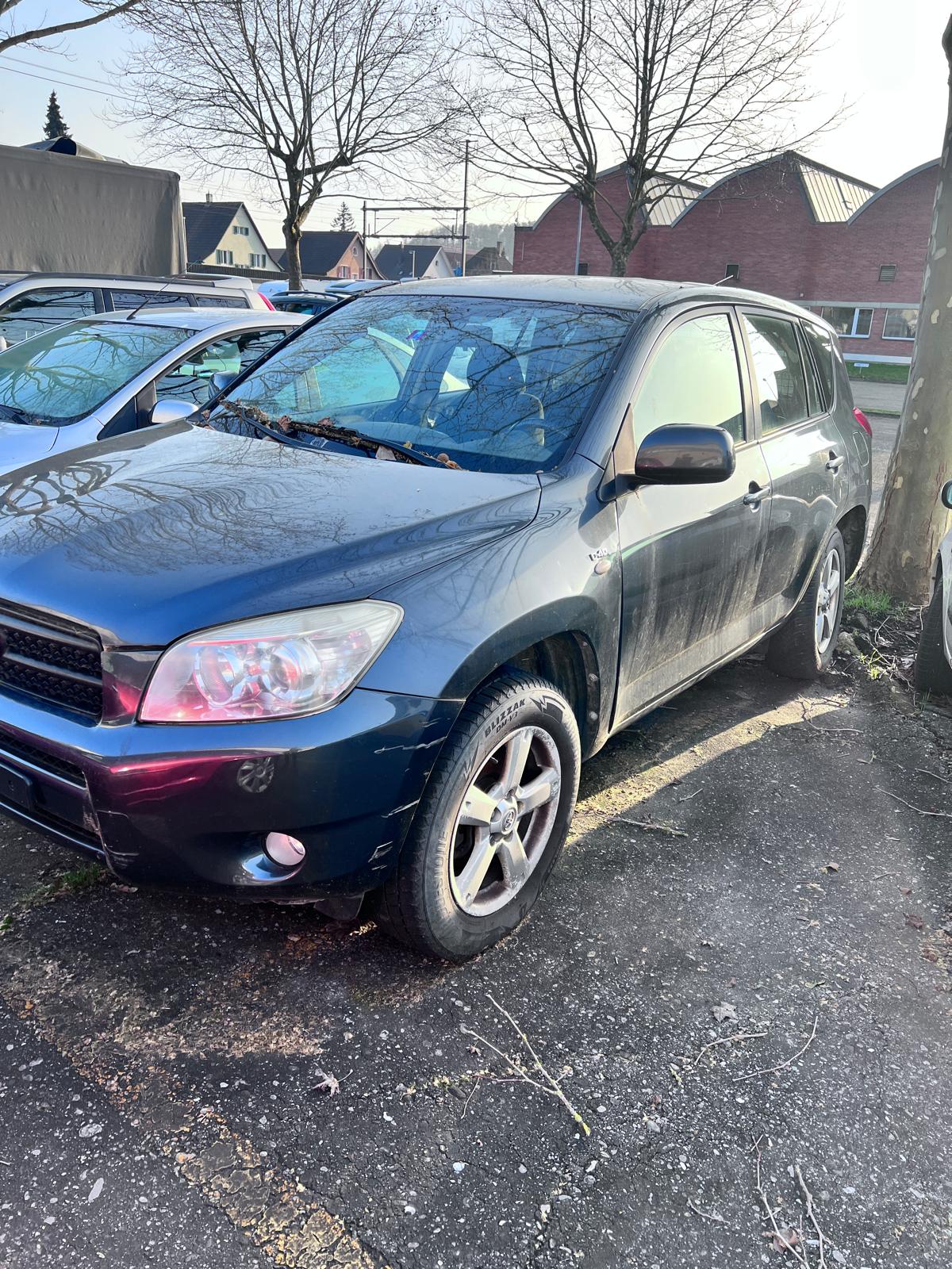 TOYOTA RAV-4 2.2D-4 D Linea Terra