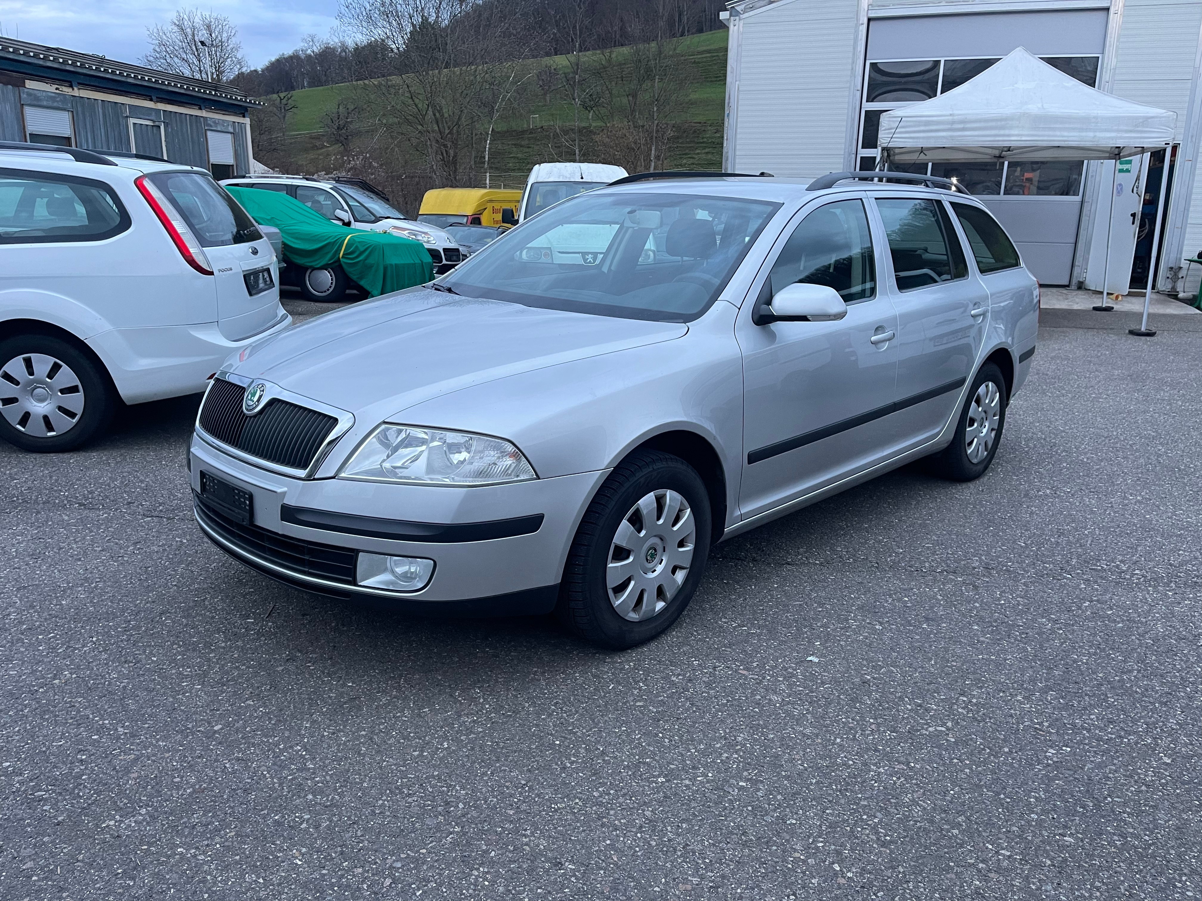 SKODA Octavia 1.6 Elegance