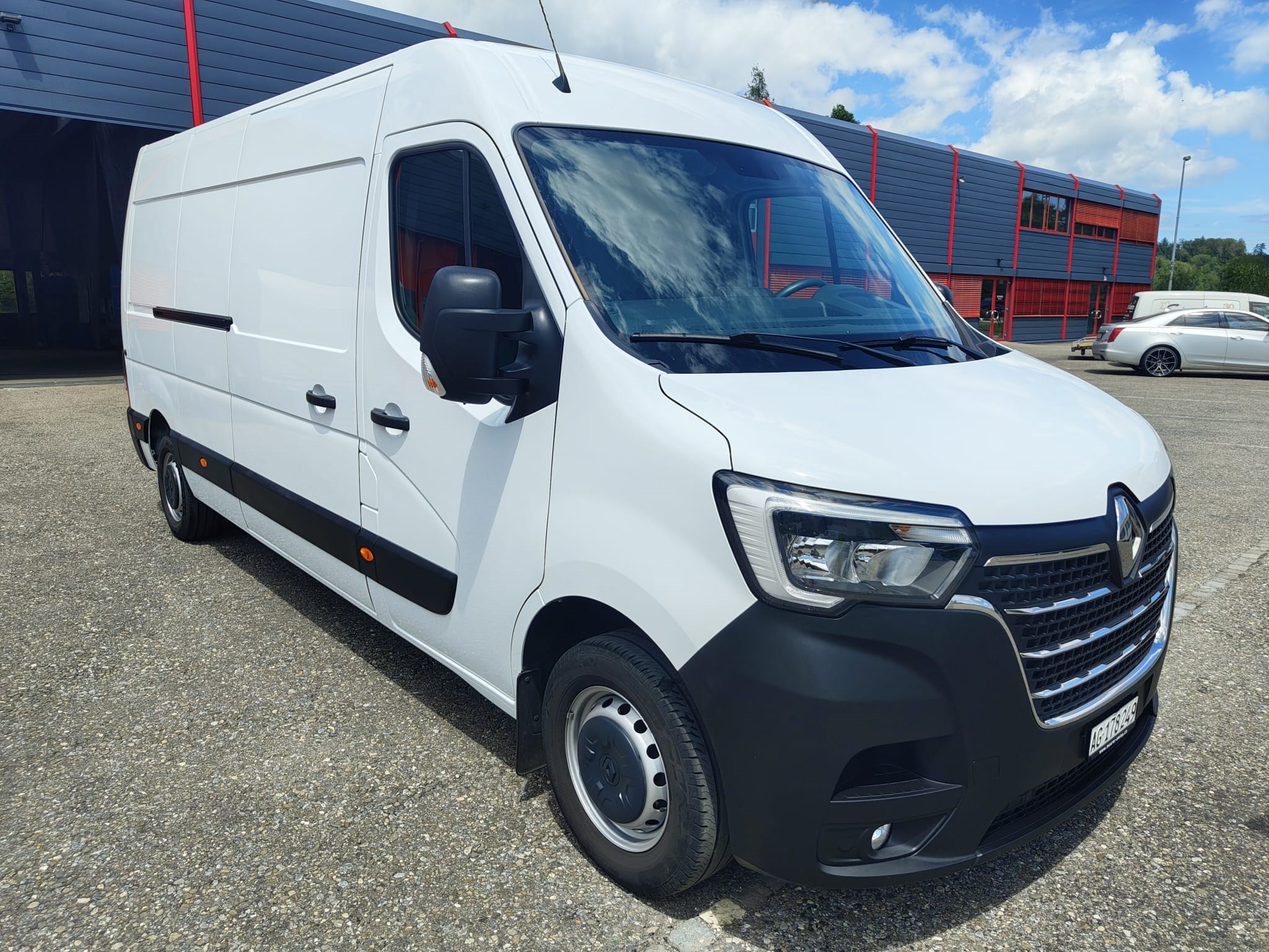 RENAULT MASTER L3H2 180 Pro+