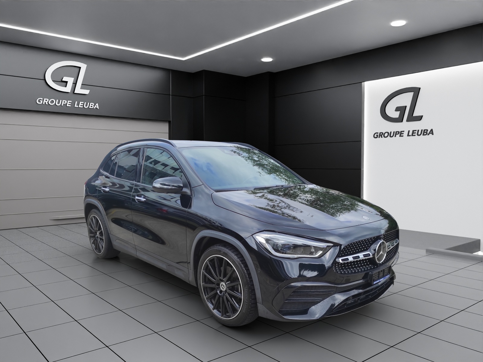 MERCEDES-BENZ GLA 200 AMG Line