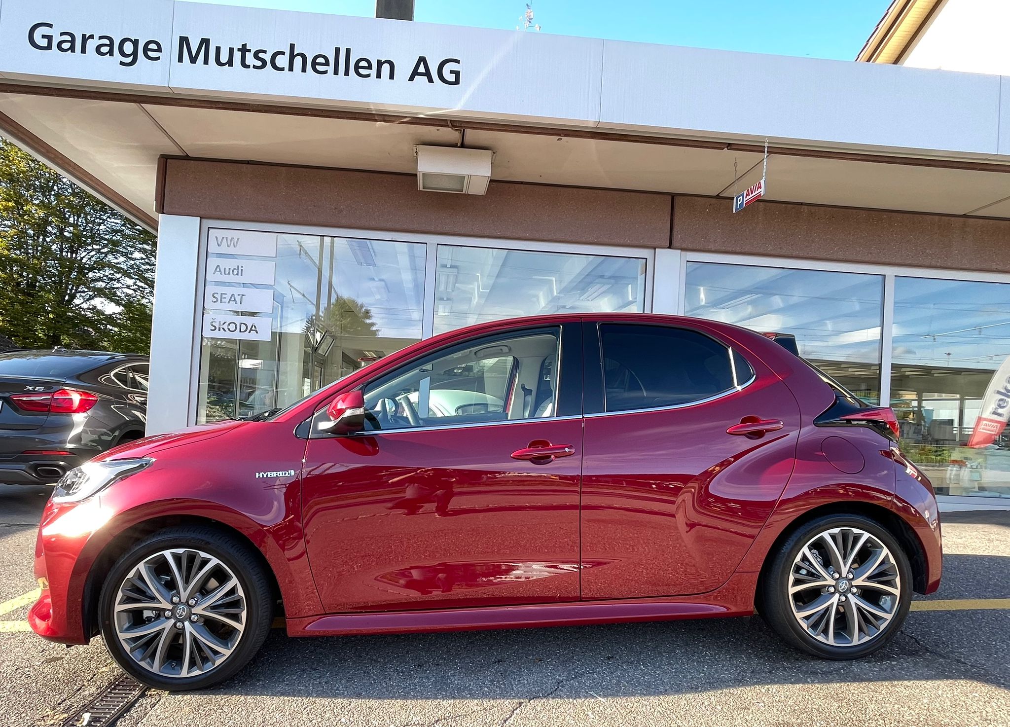 TOYOTA Yaris 1.5 Teuerste Version Premiere Edition e-CVT CH-Auto mit Gratis-Service