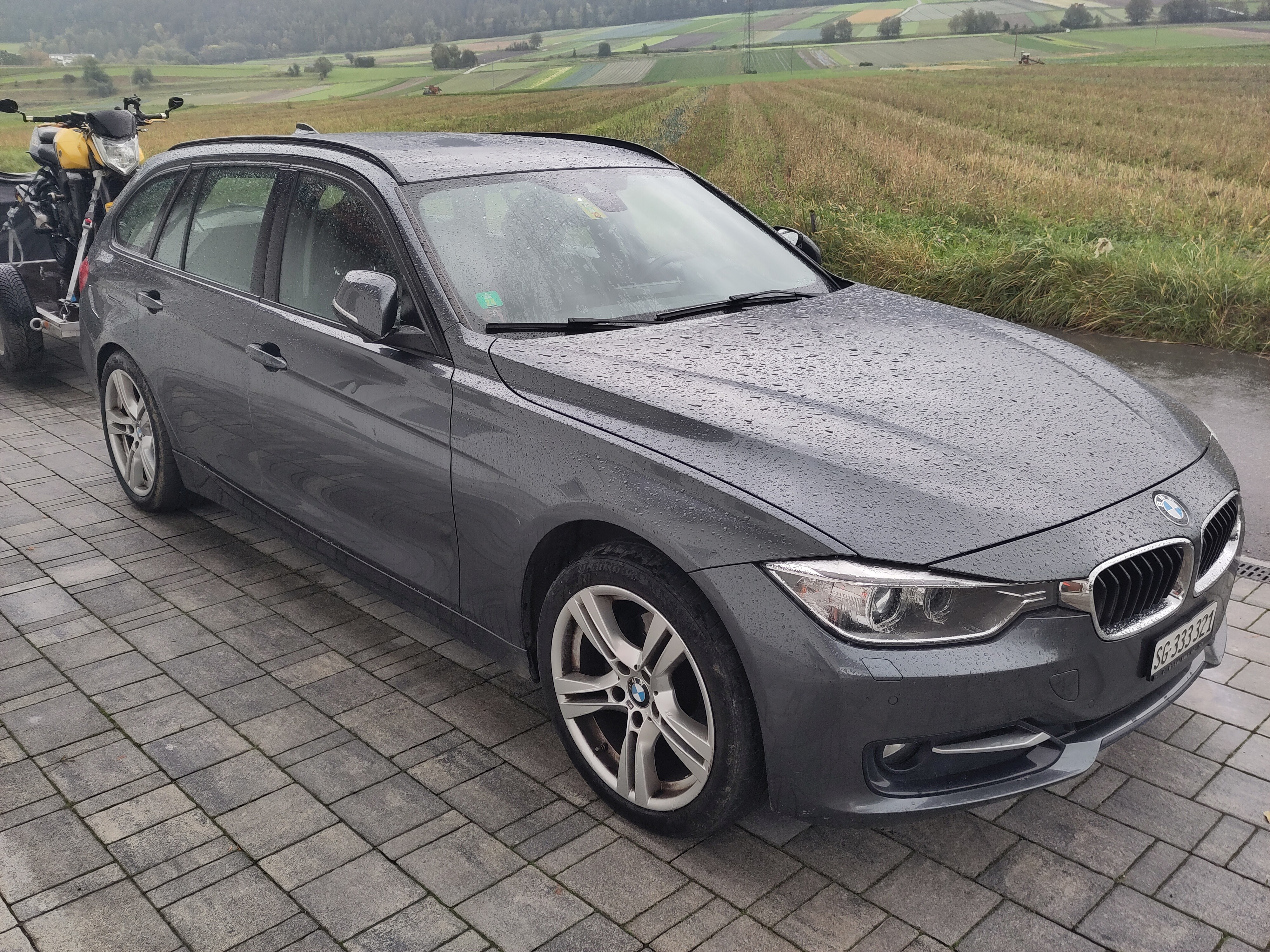 BMW 320d xDrive Touring Sport Line Head-Up Display AHK