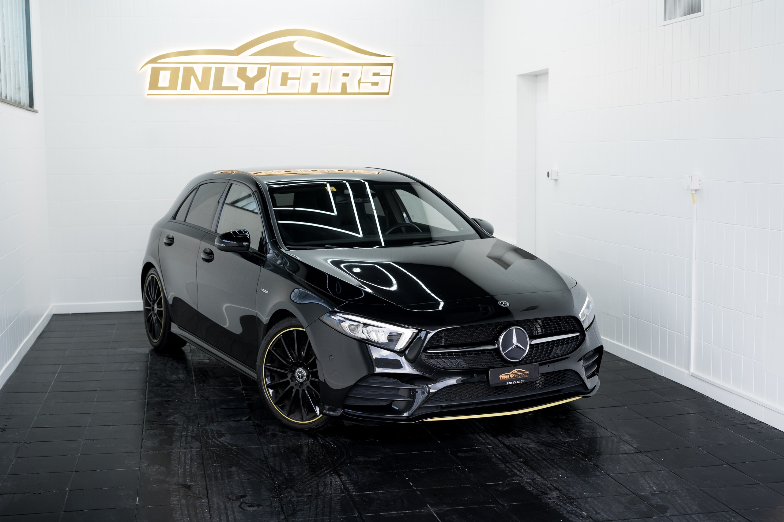 MERCEDES-BENZ A 200 AMG Line 7G-DCT