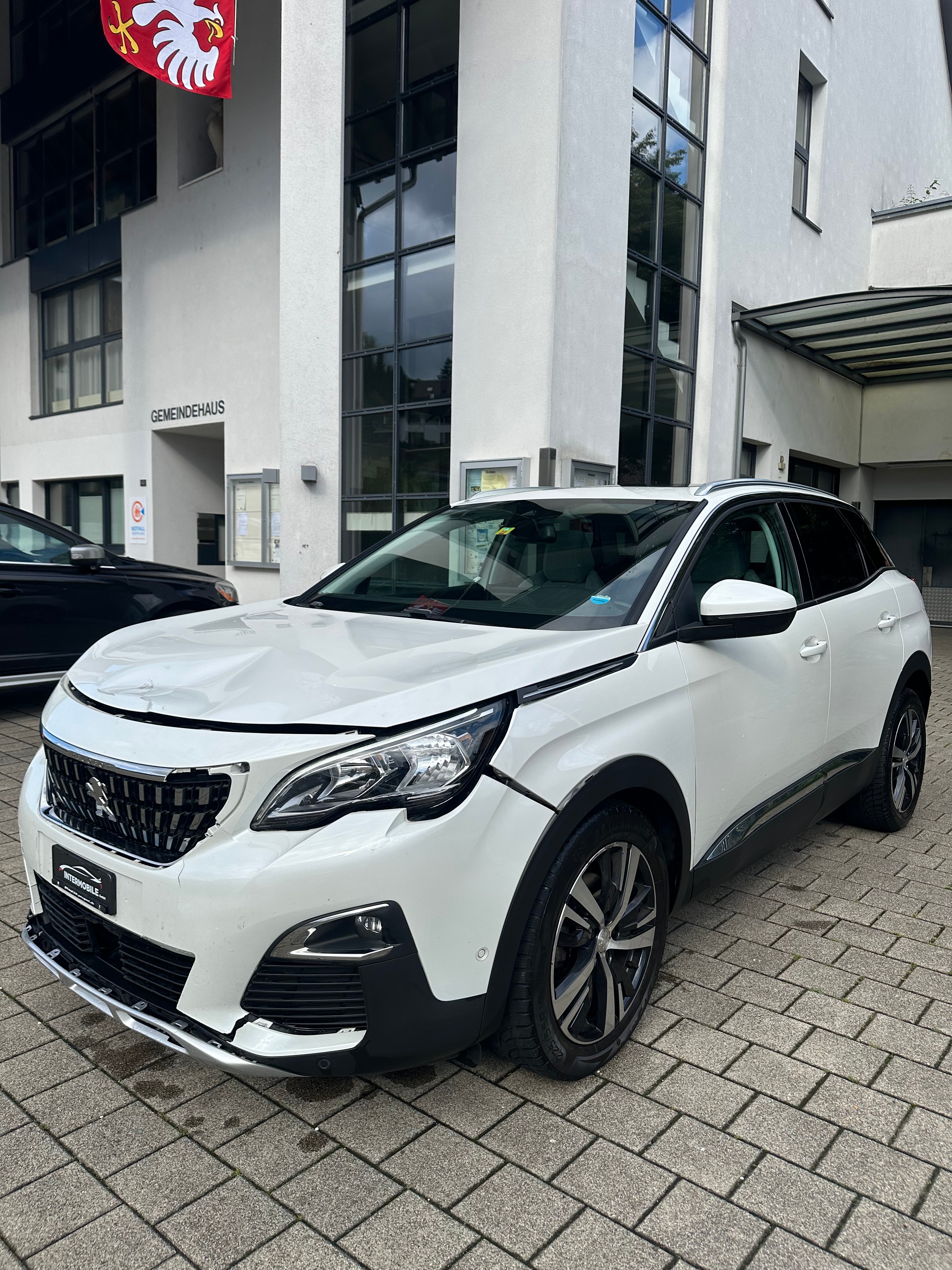 PEUGEOT 3008 1.2 PureTech Allure EAT