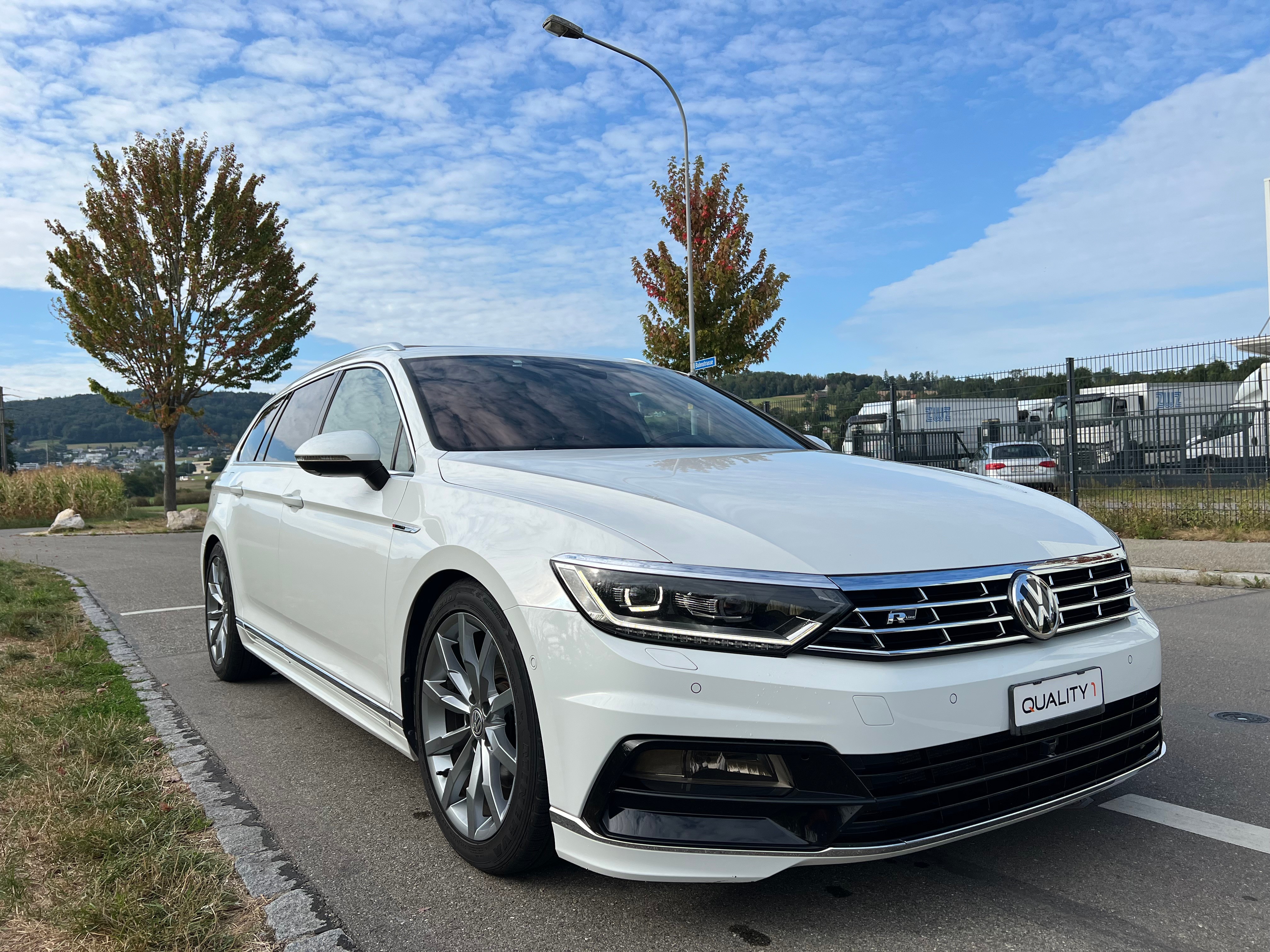 VW Passat Variant 2.0 TDI BMT R-LINE DSG 4Motion