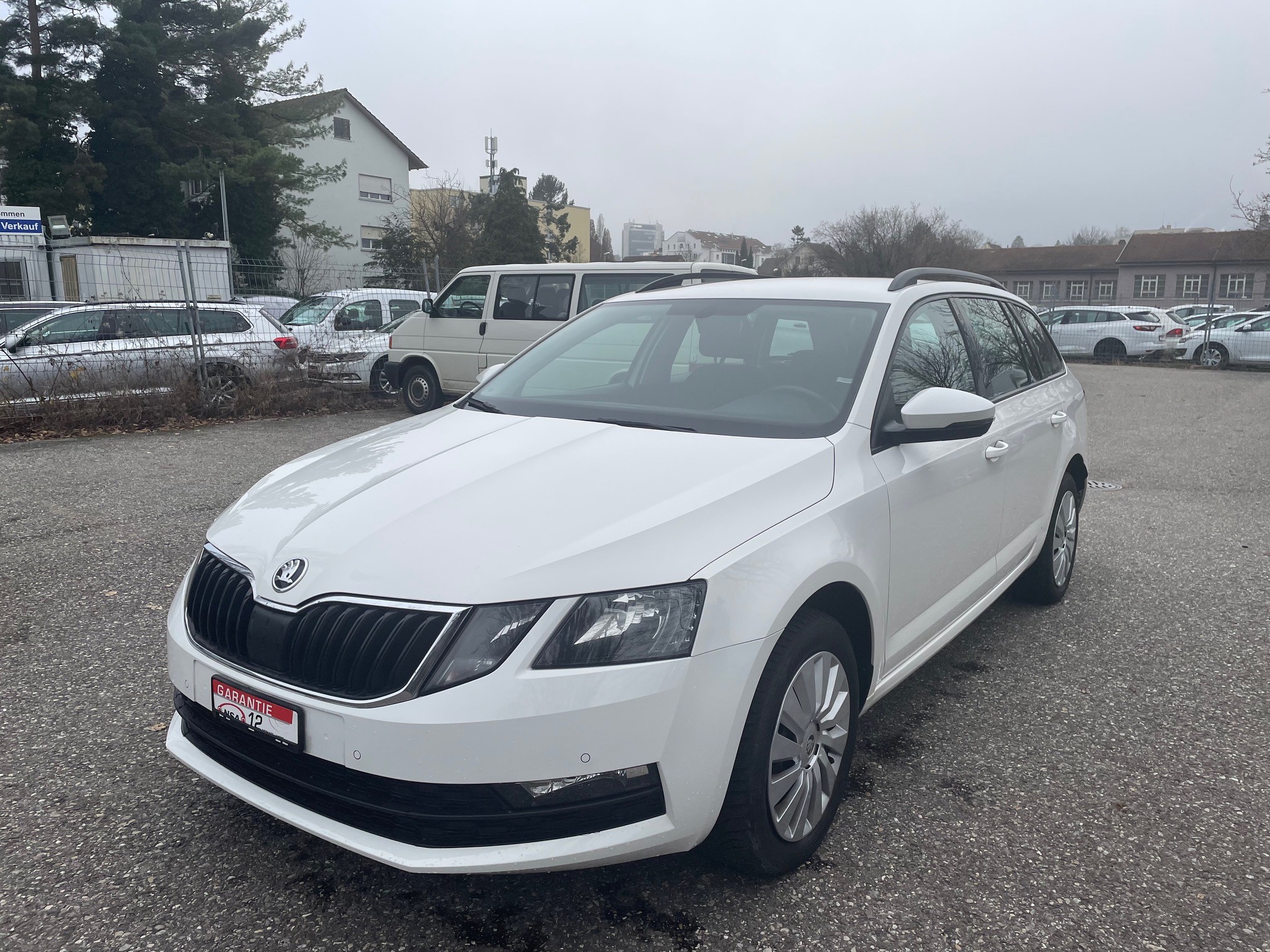 SKODA Octavia Combi 1.6 TDI Ambition 4x4 ** Gr. Navi ** Klima-auto ** PDC v&h ** Tempomat ** Frisch Ab MFK