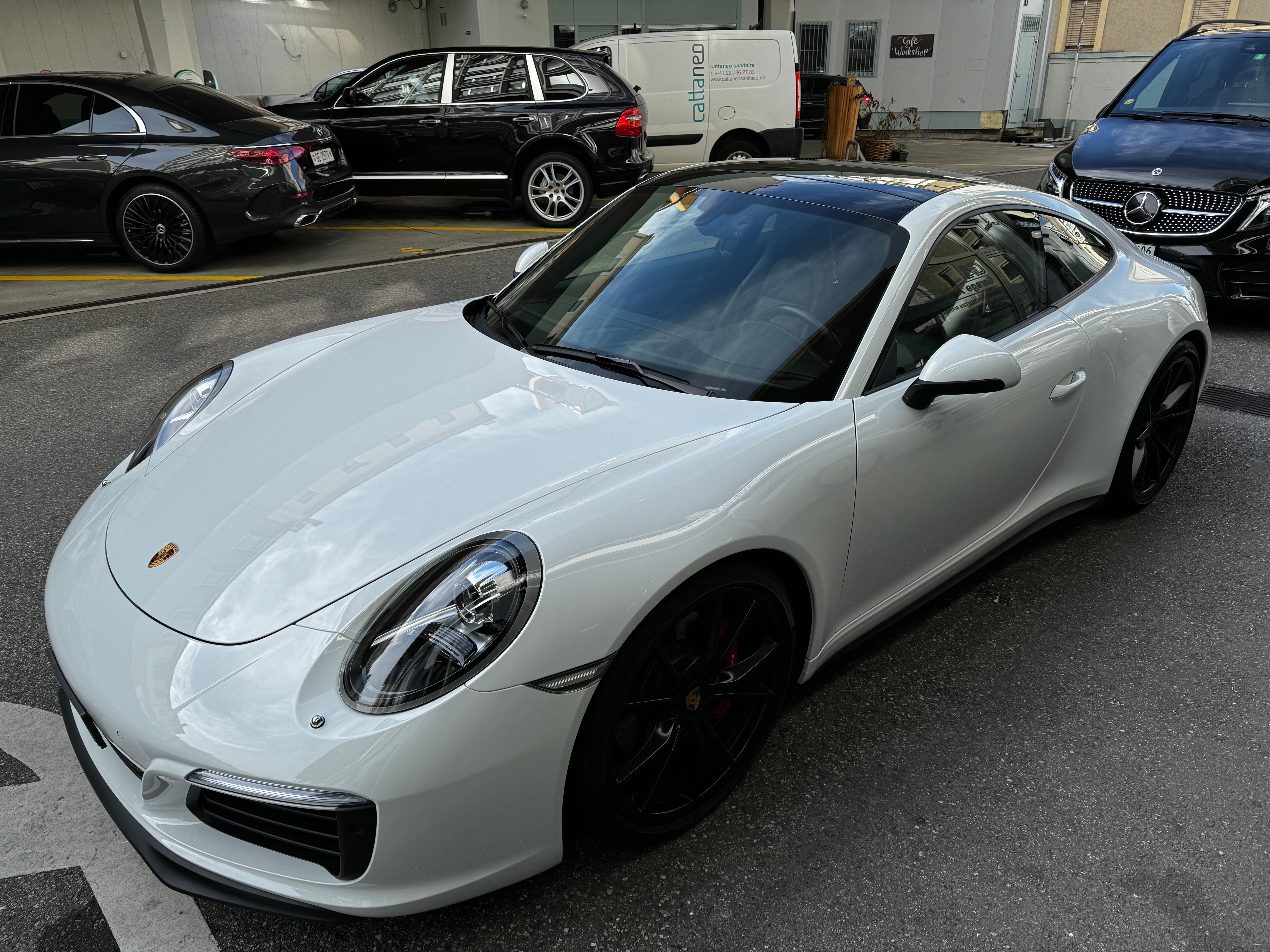 PORSCHE 911 Carrera 4S PDK