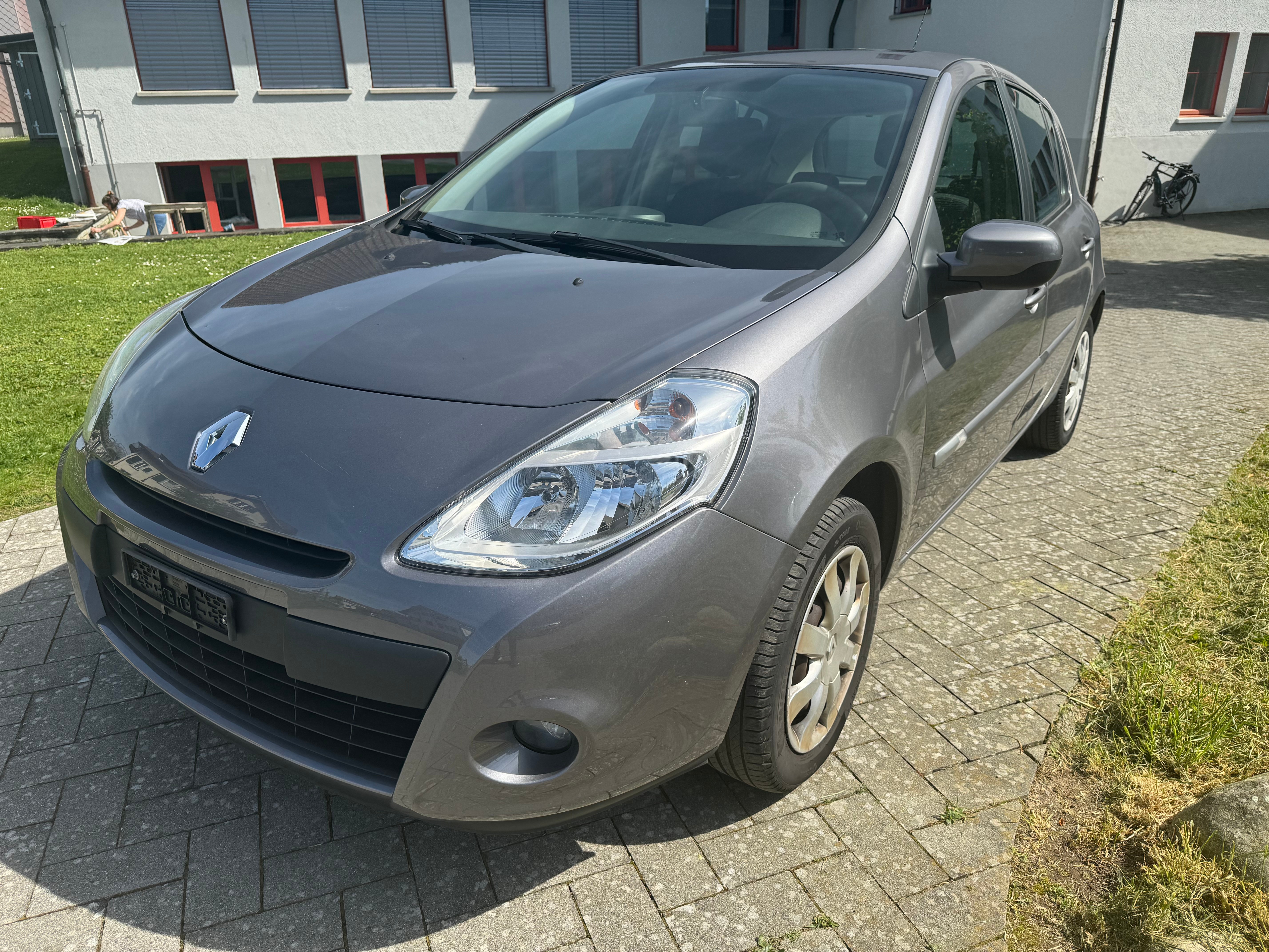 RENAULT Clio 1.2 16V Collection