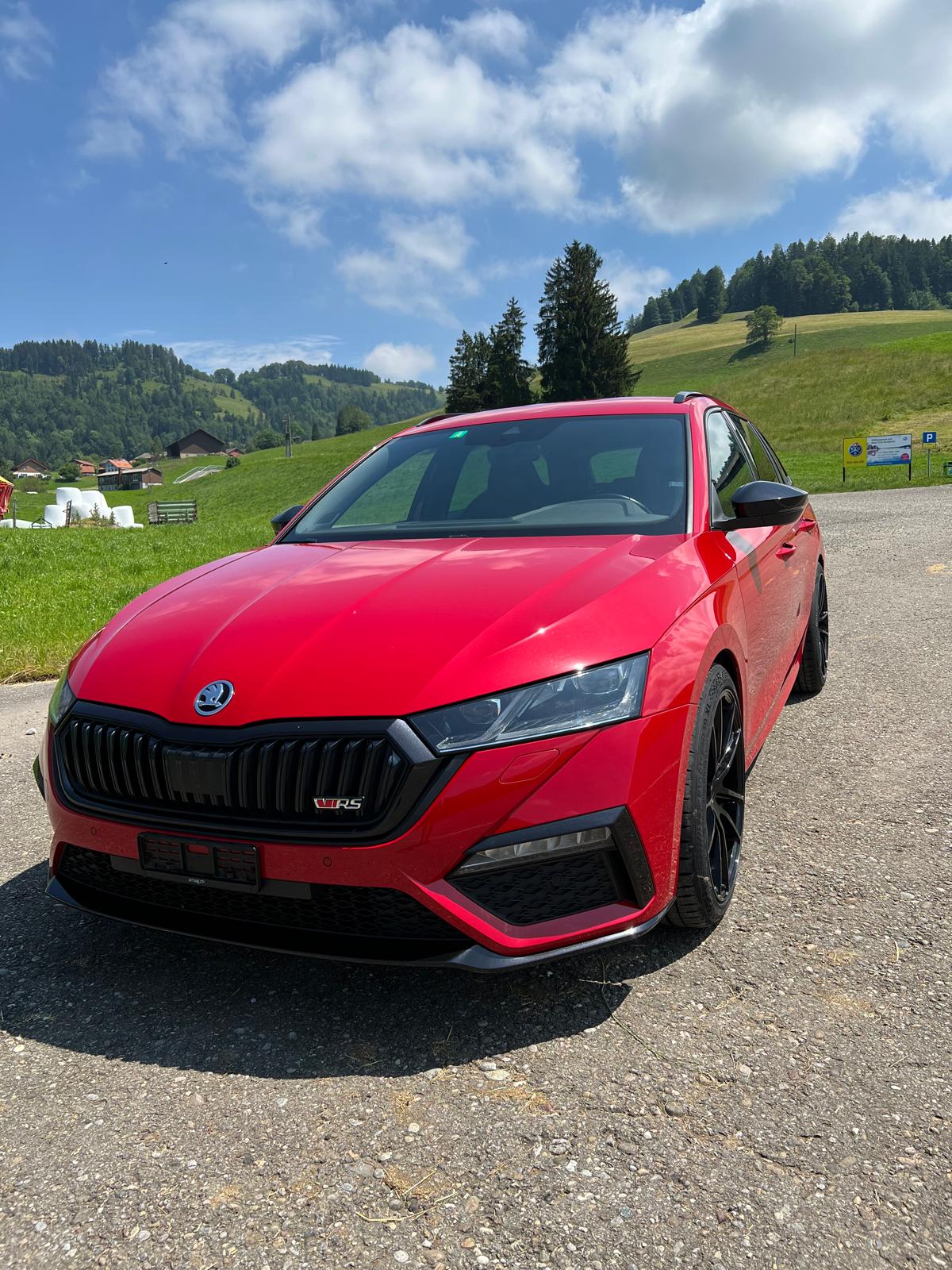 SKODA Octavia Combi 2.0 TSI DSG RS