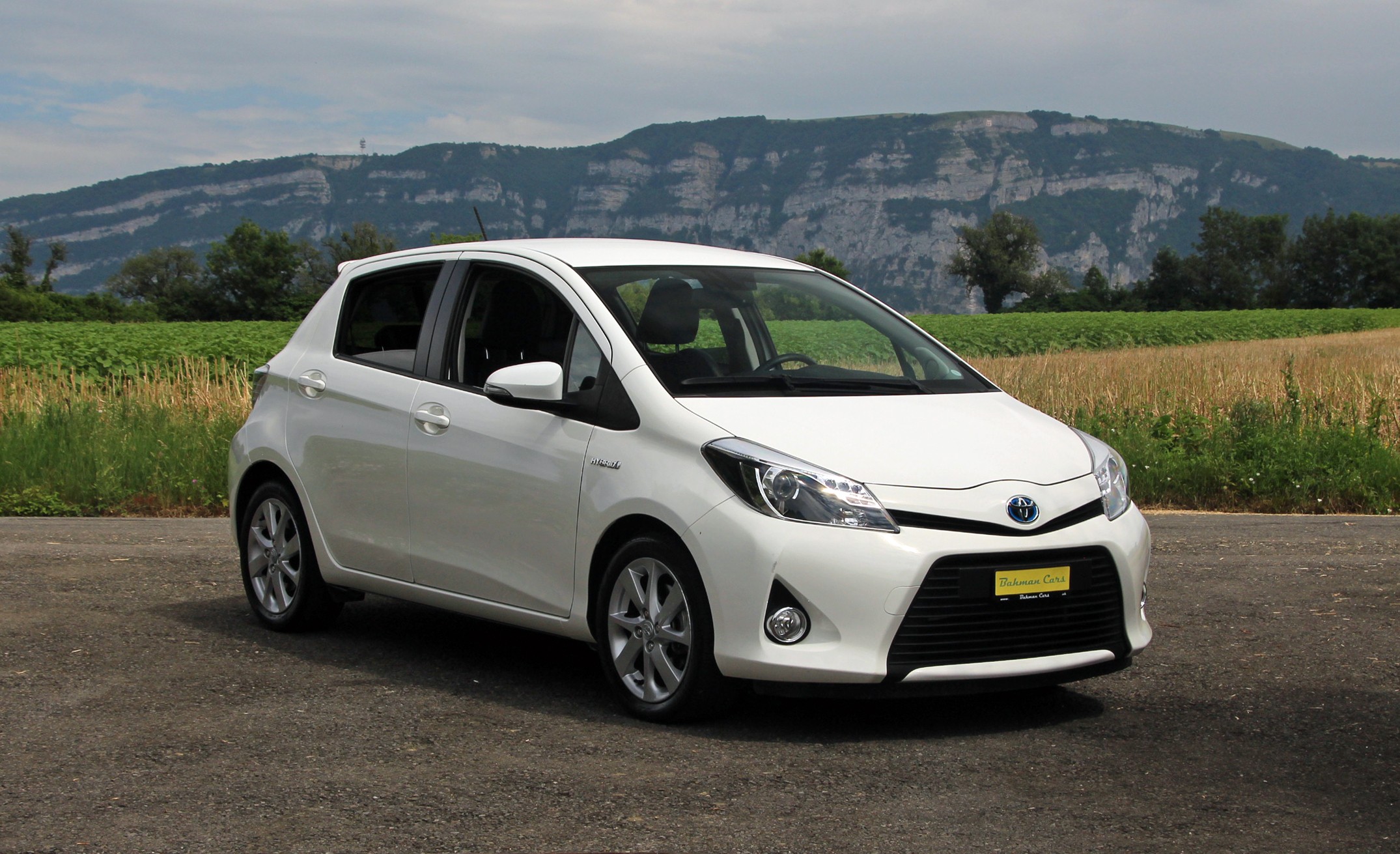 TOYOTA Yaris 1.5 VVT-i Hybrid Sol CVT