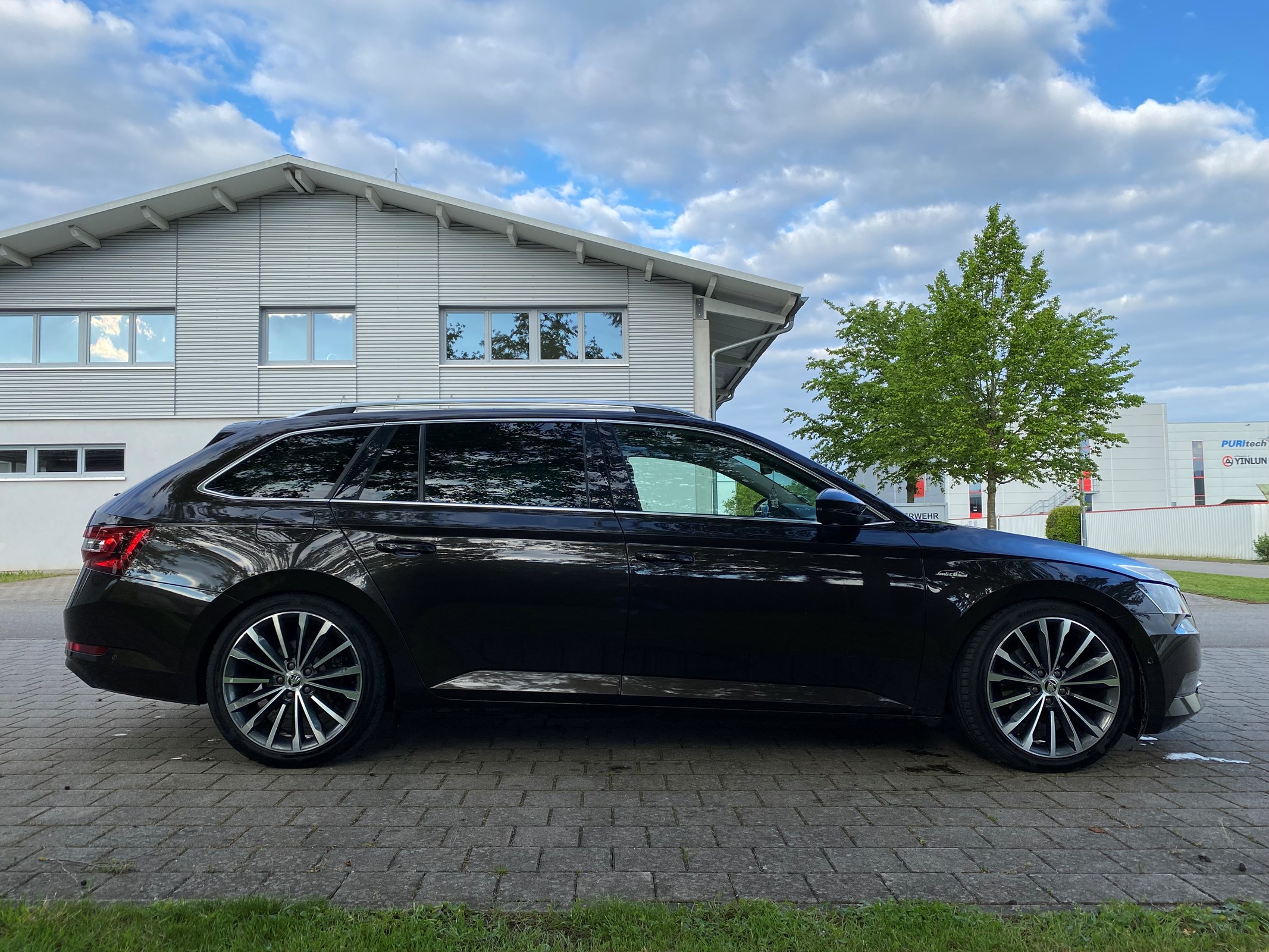 SKODA Superb Combi 2.0 TDi L&K 4x4 DSG