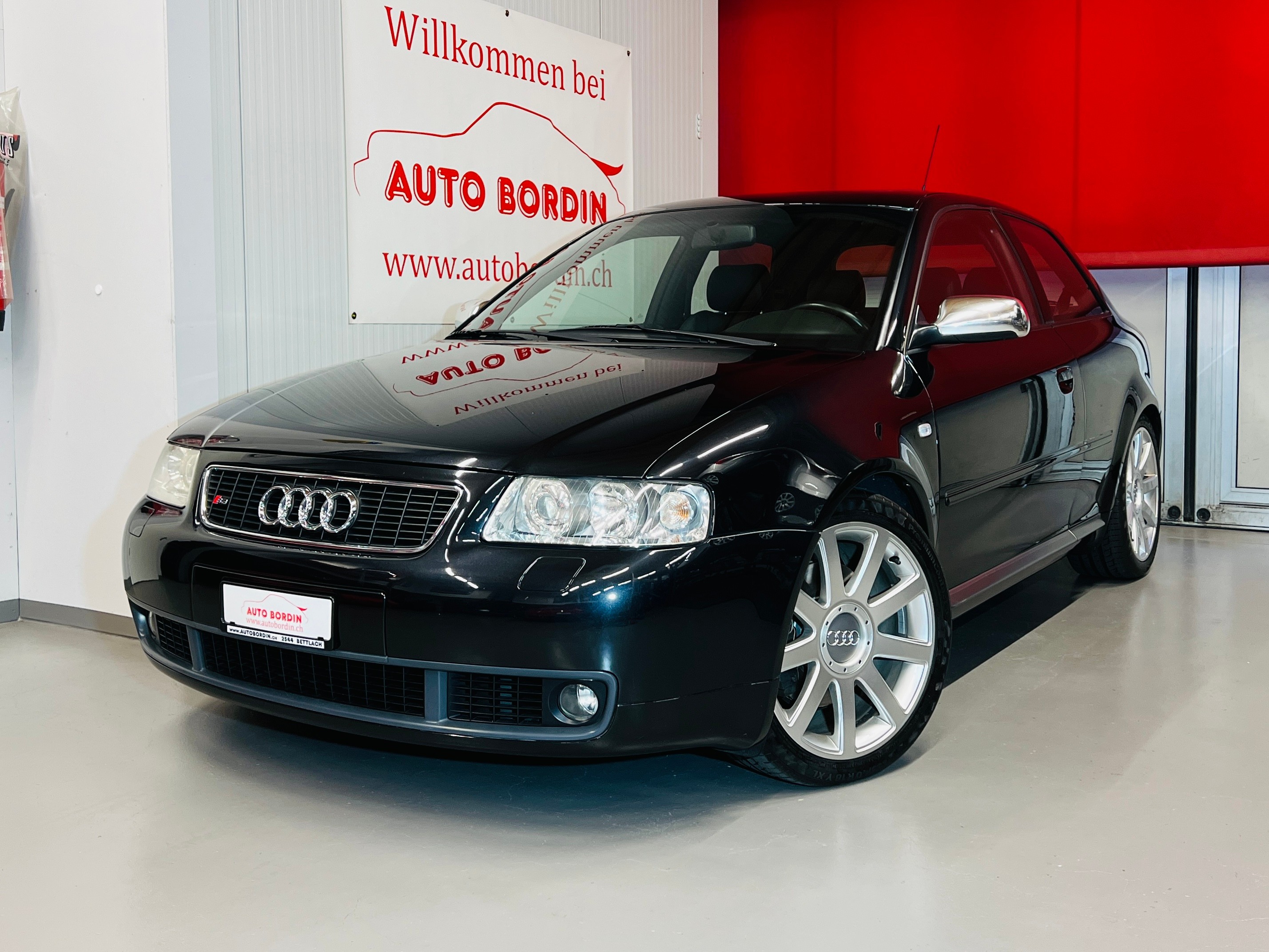 AUDI S3 quattro 225PS „SWISS EDITION“ 1. Lack