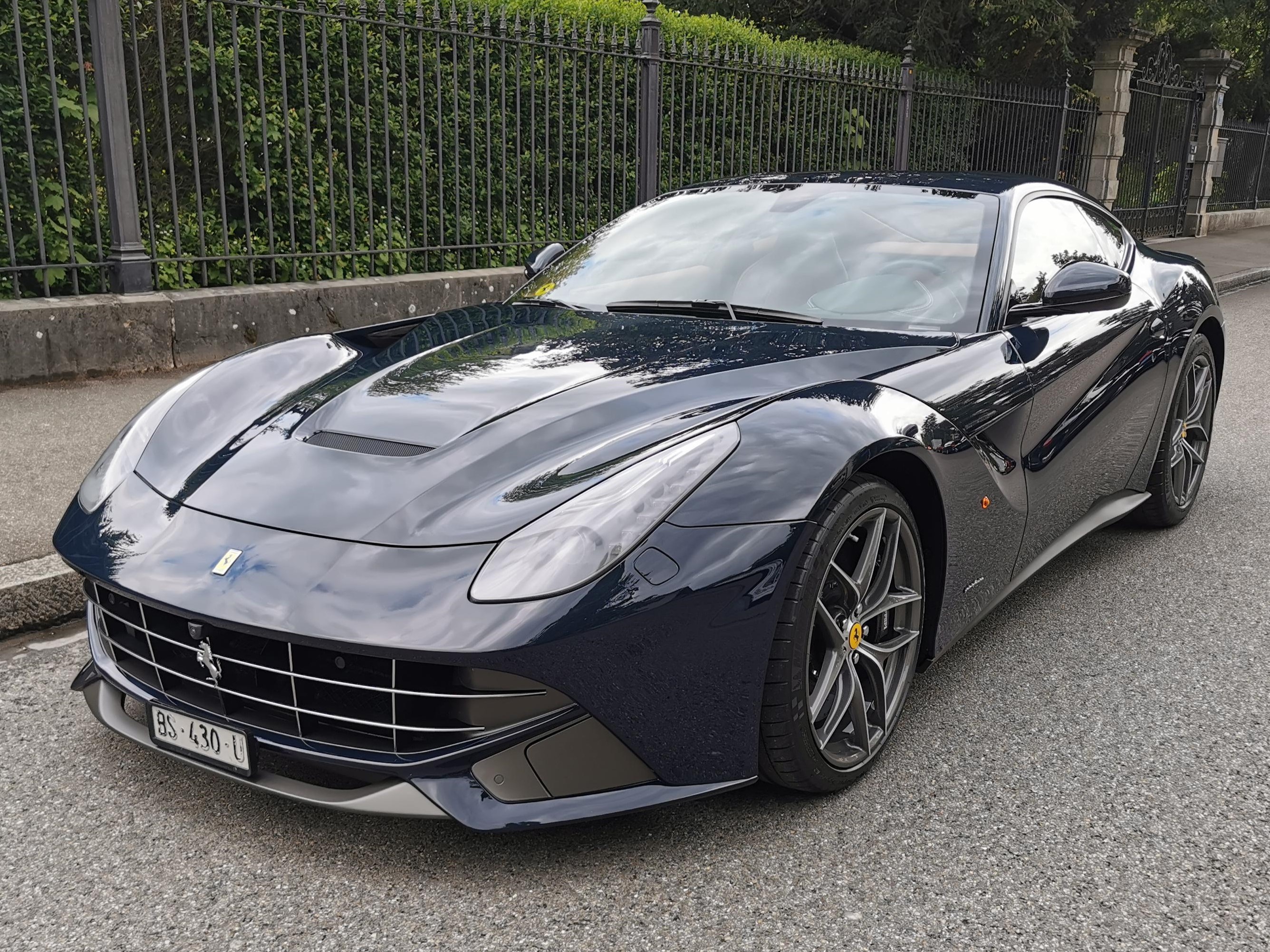 FERRARI F12 Berlinetta