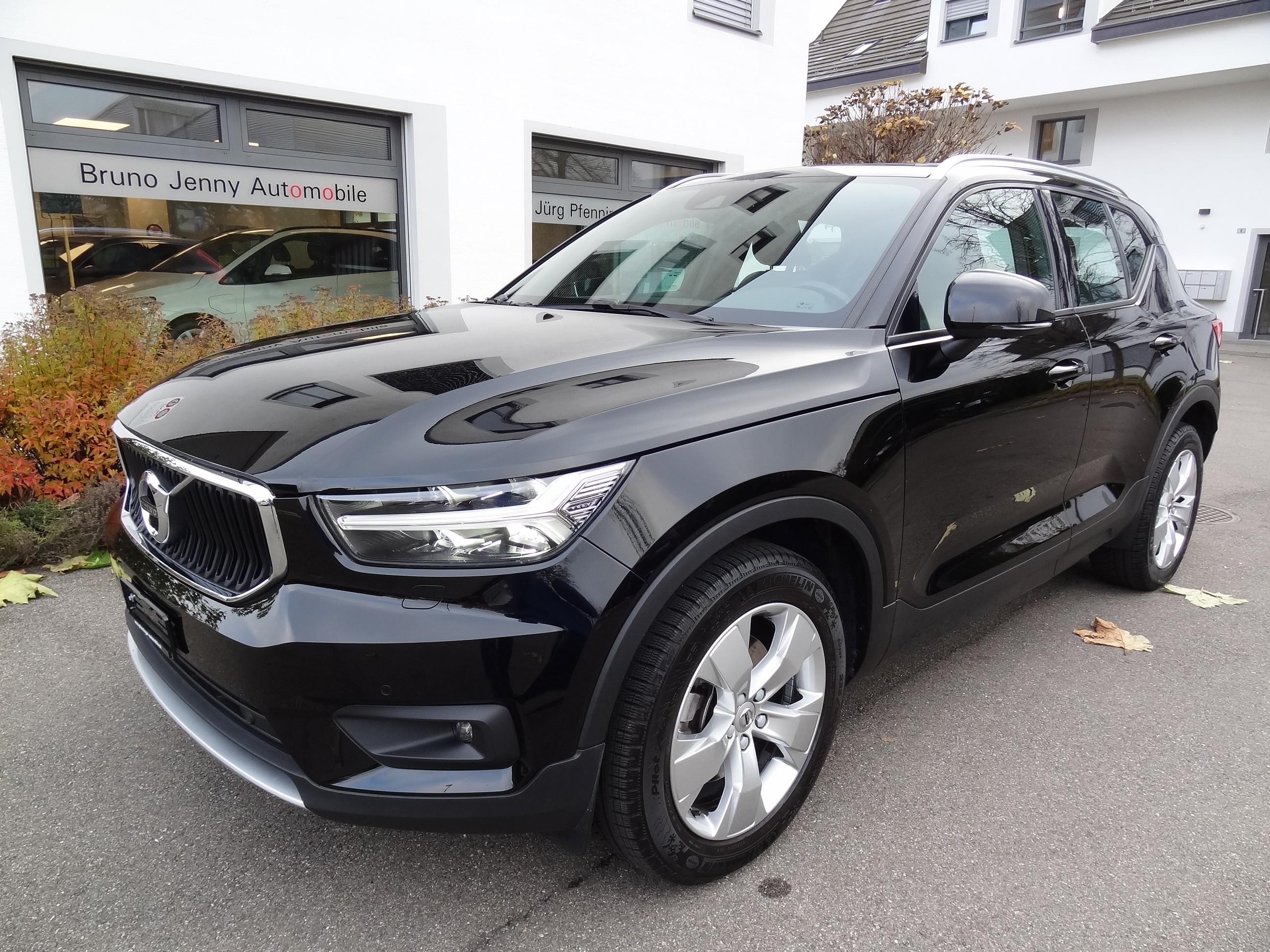 VOLVO XC40 B4 Benzin Mild Hybrid AWD Momentum Geartronic