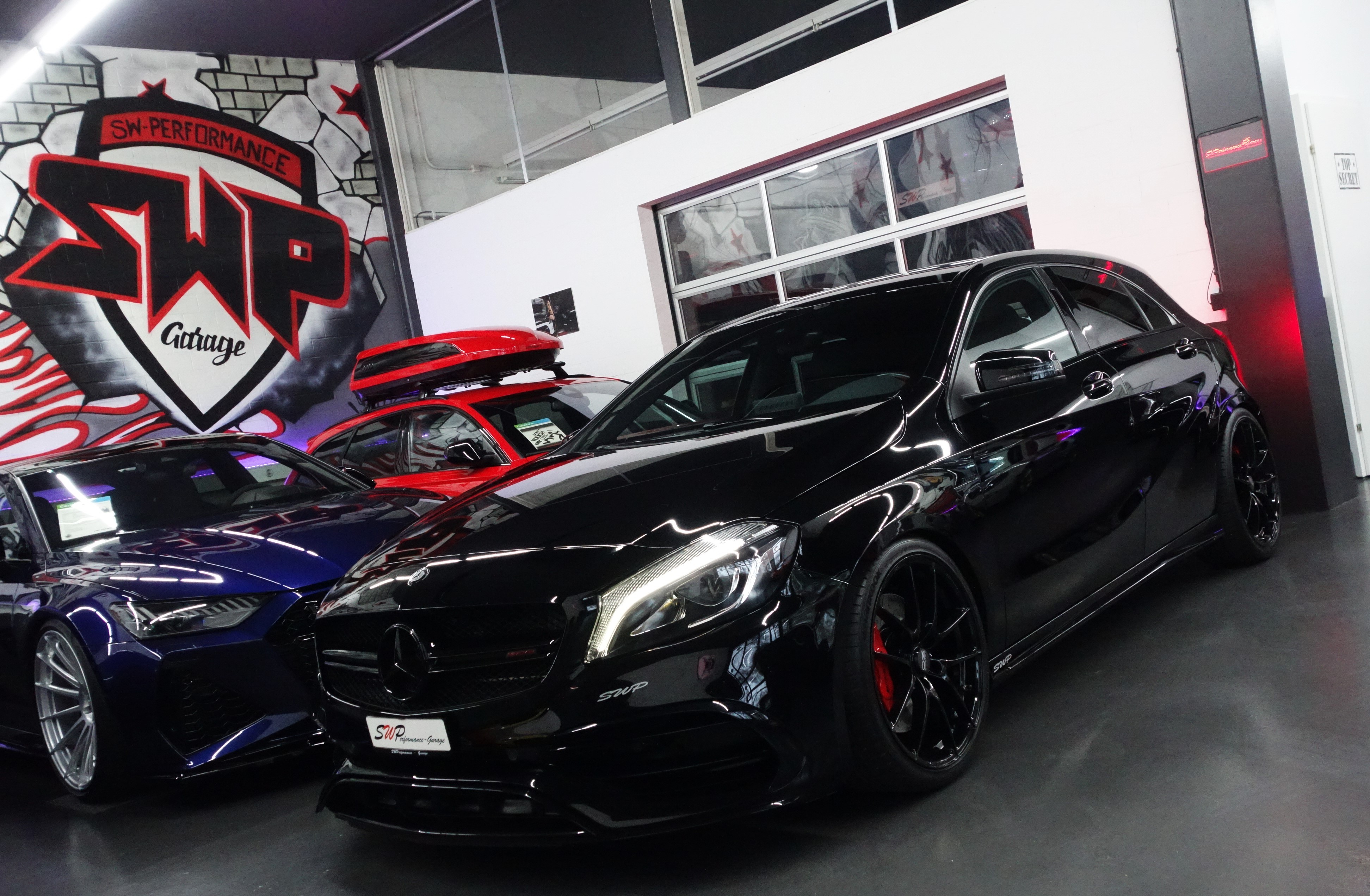 MERCEDES-BENZ A 45 AMG 4Matic Speedshift 7G-DCT BLACK CH-FZ ERST 32tKM