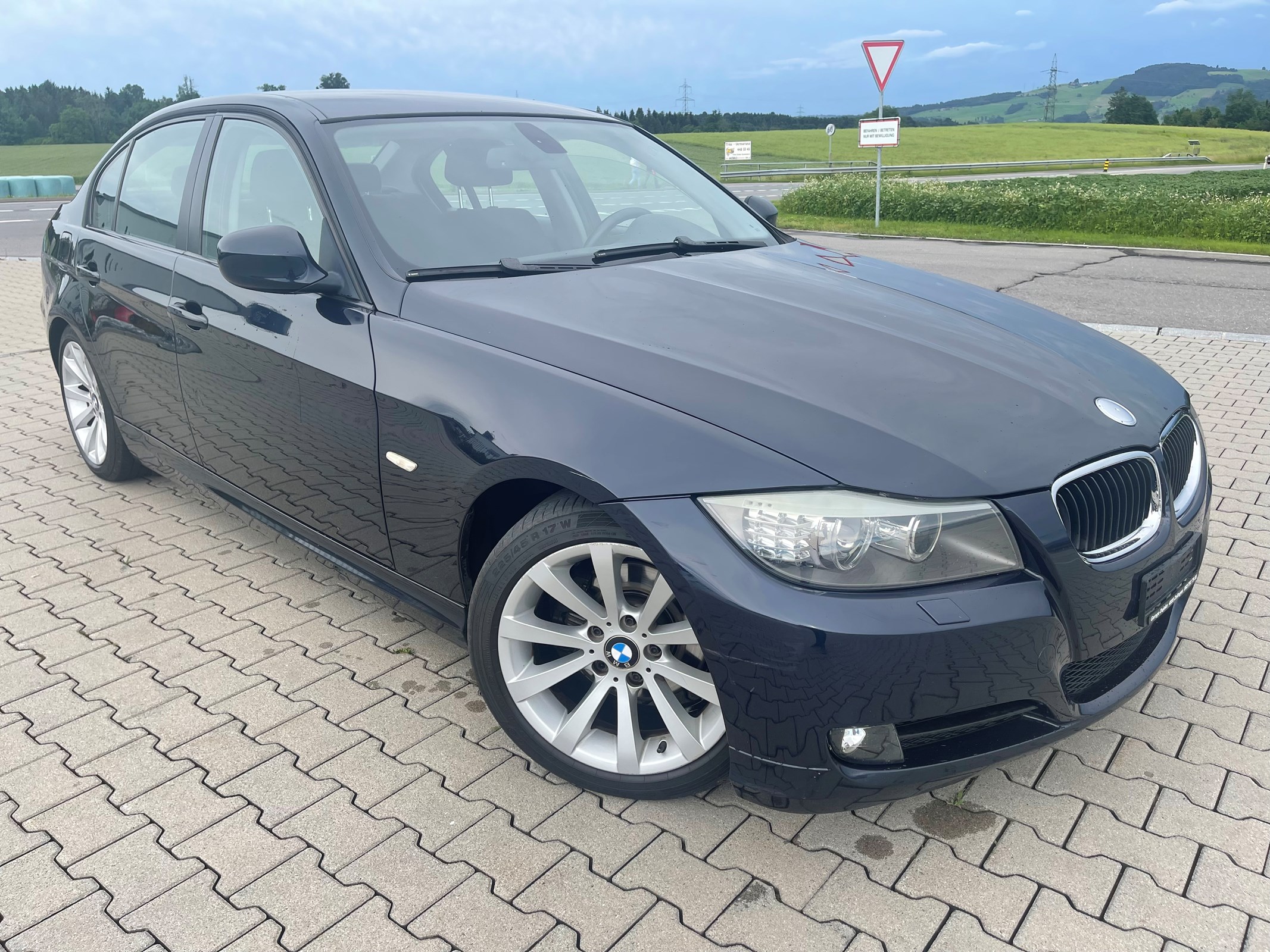 BMW 320i Access