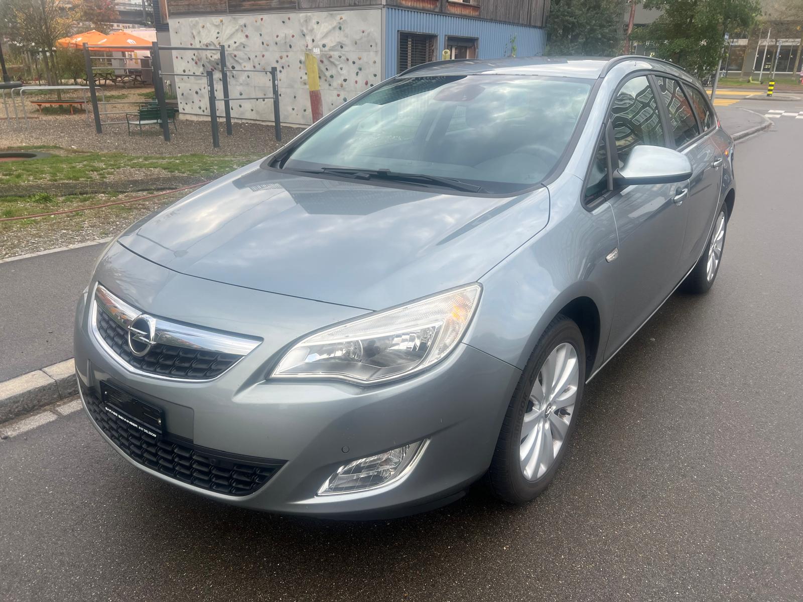 OPEL Astra SportsTourer 1.4i 16V Turbo Enjoy Automatic