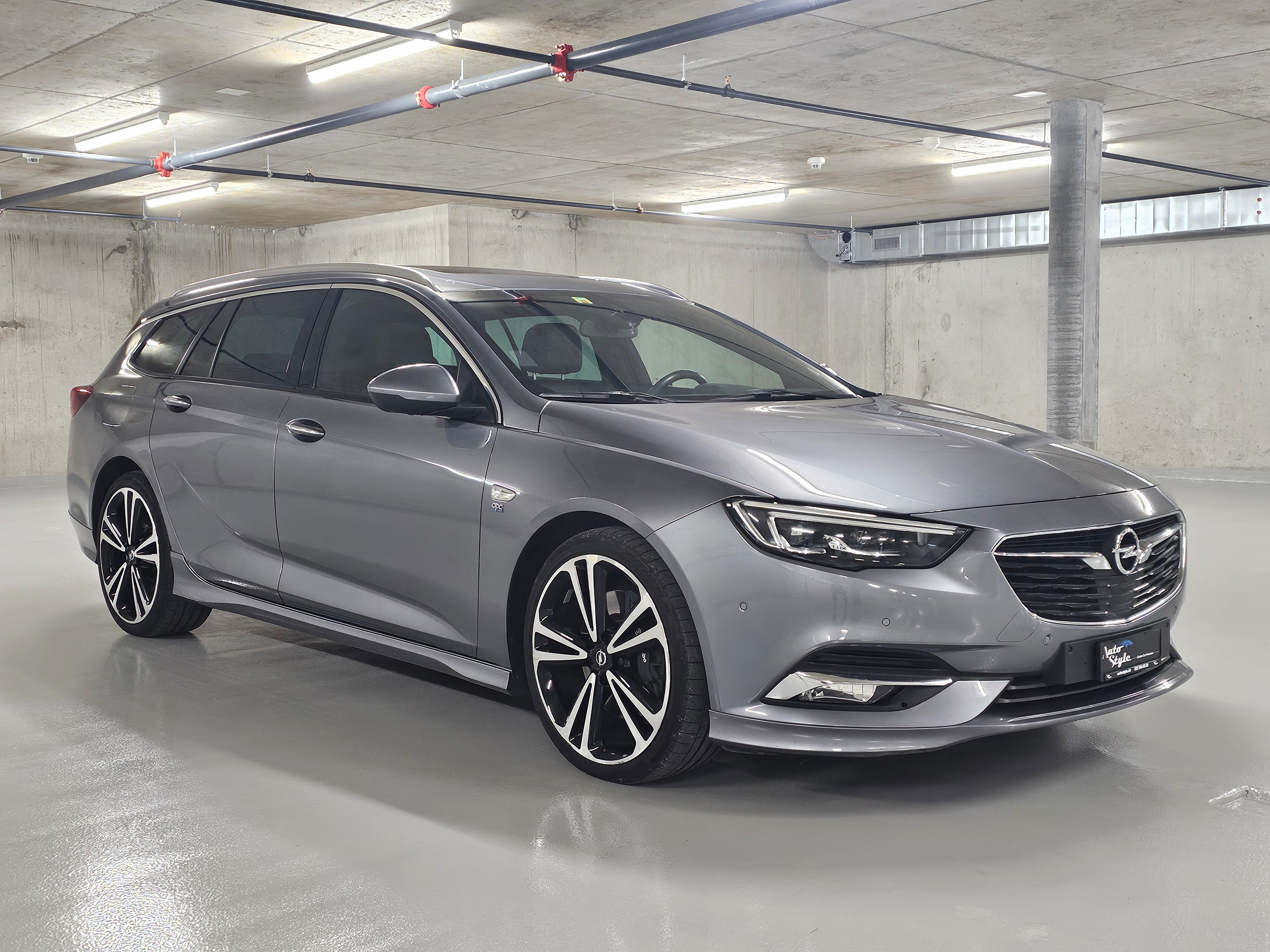 OPEL Insignia 2.0 T Sports Tourer OPC-Line Excellence 4WD Automat.