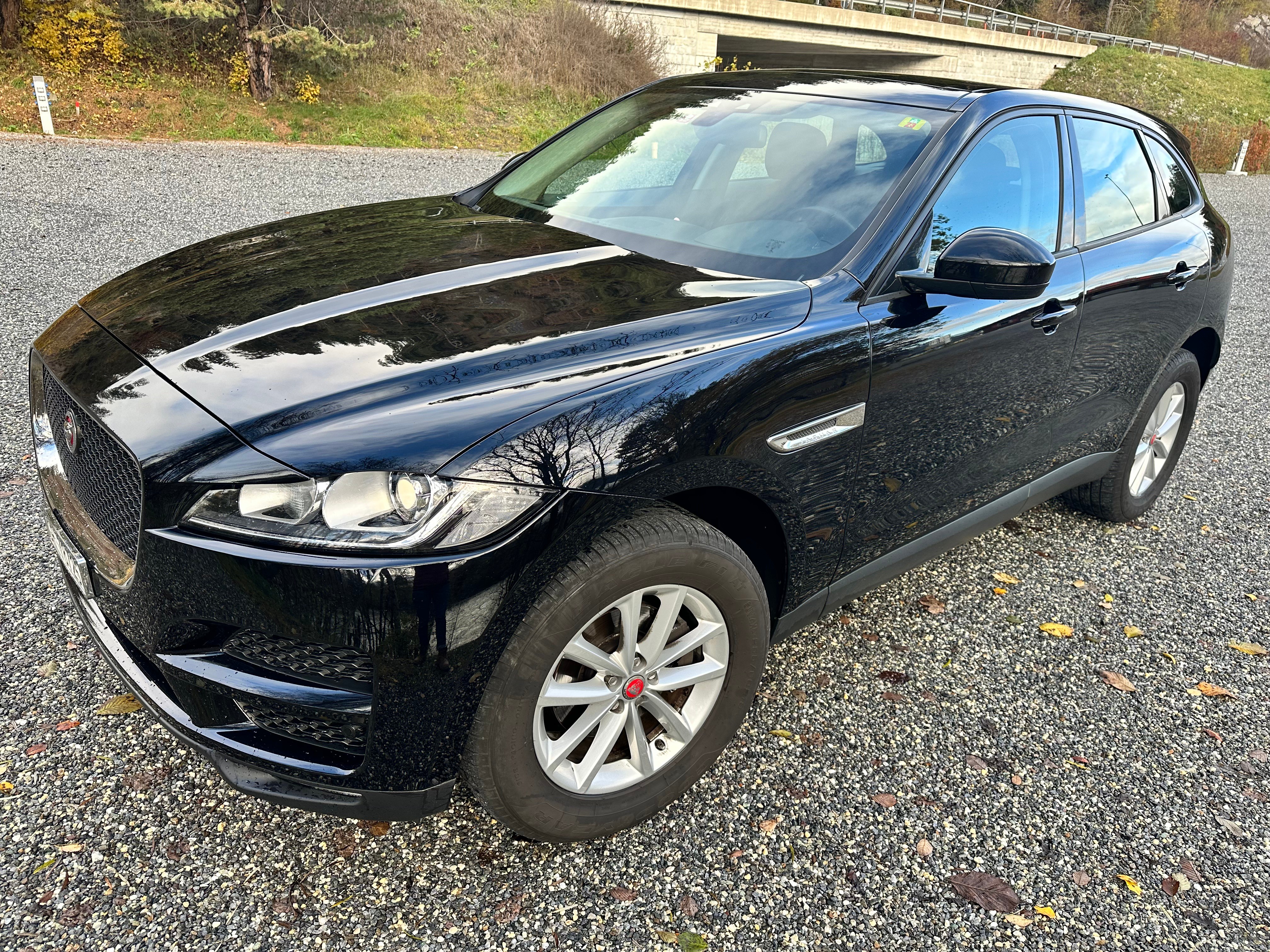 JAGUAR F-Pace 25t 2.0 Prestige AWD Automatik