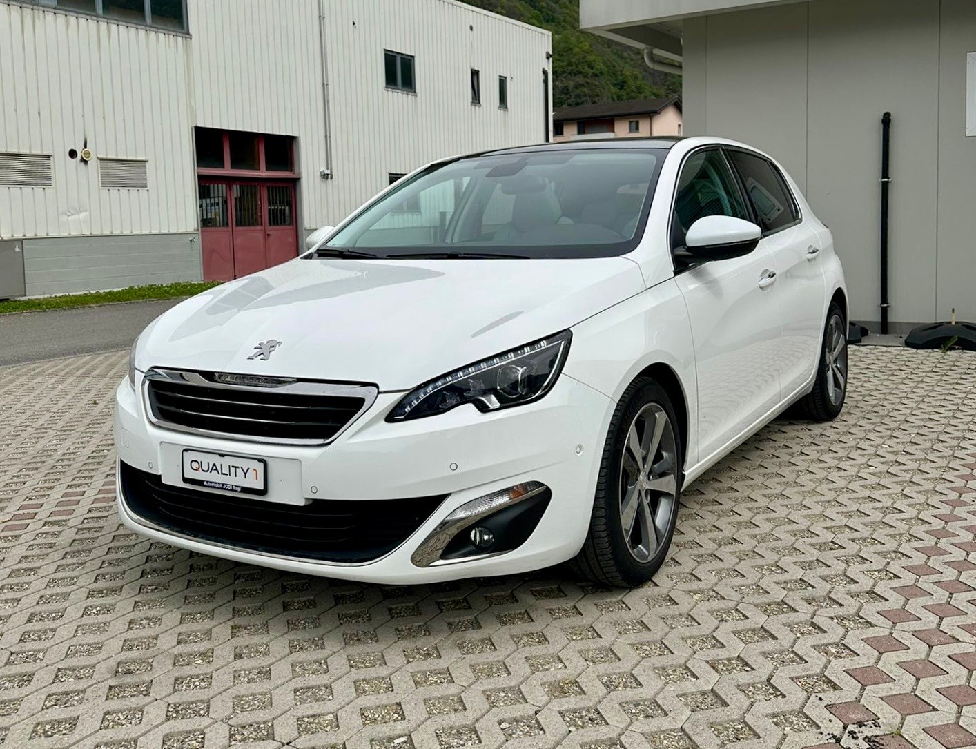 PEUGEOT 308 1.2 THP Féline Automatic