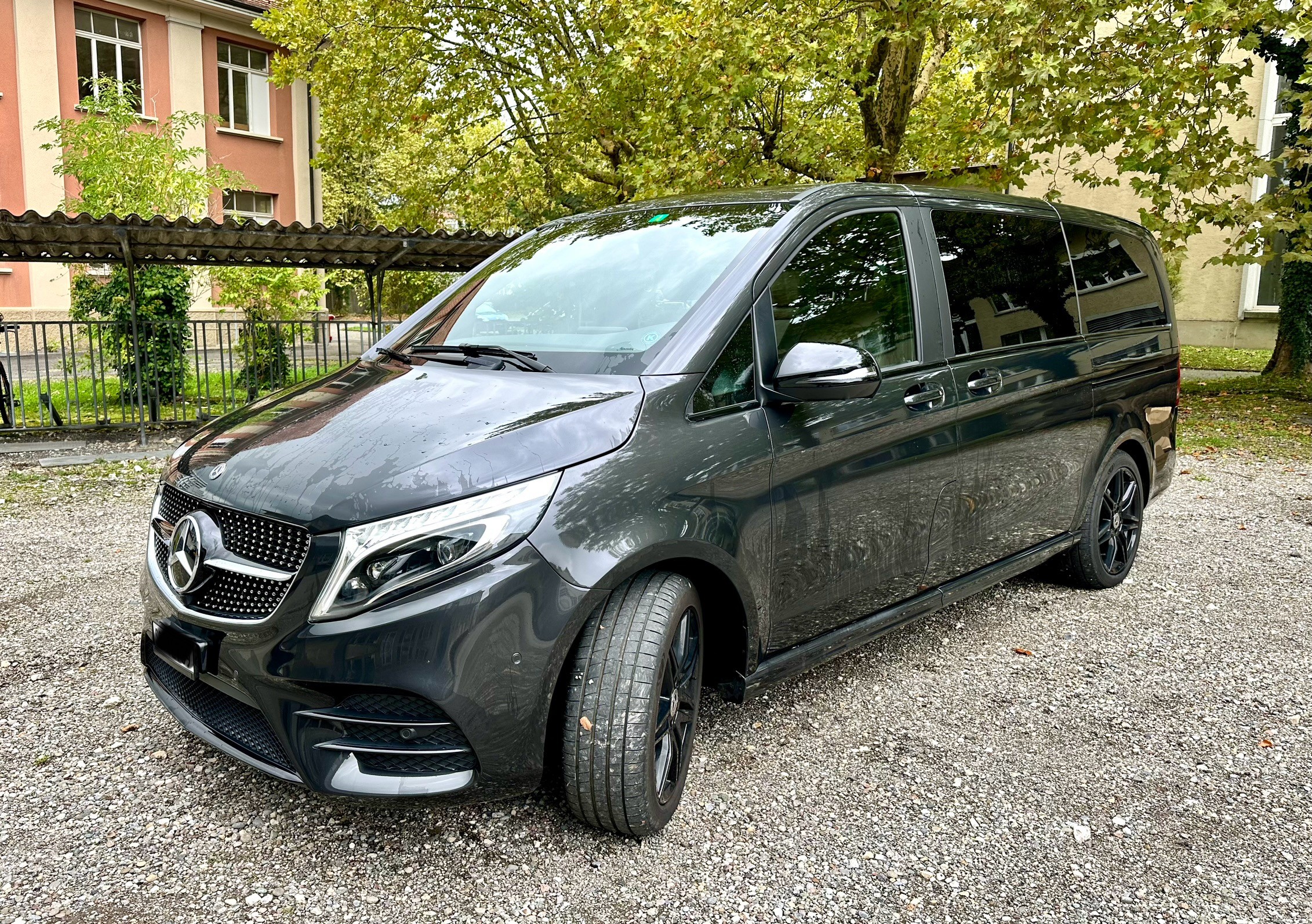 MERCEDES-BENZ V 300 d lang Swiss Edition 4Matic 9G-Tronic