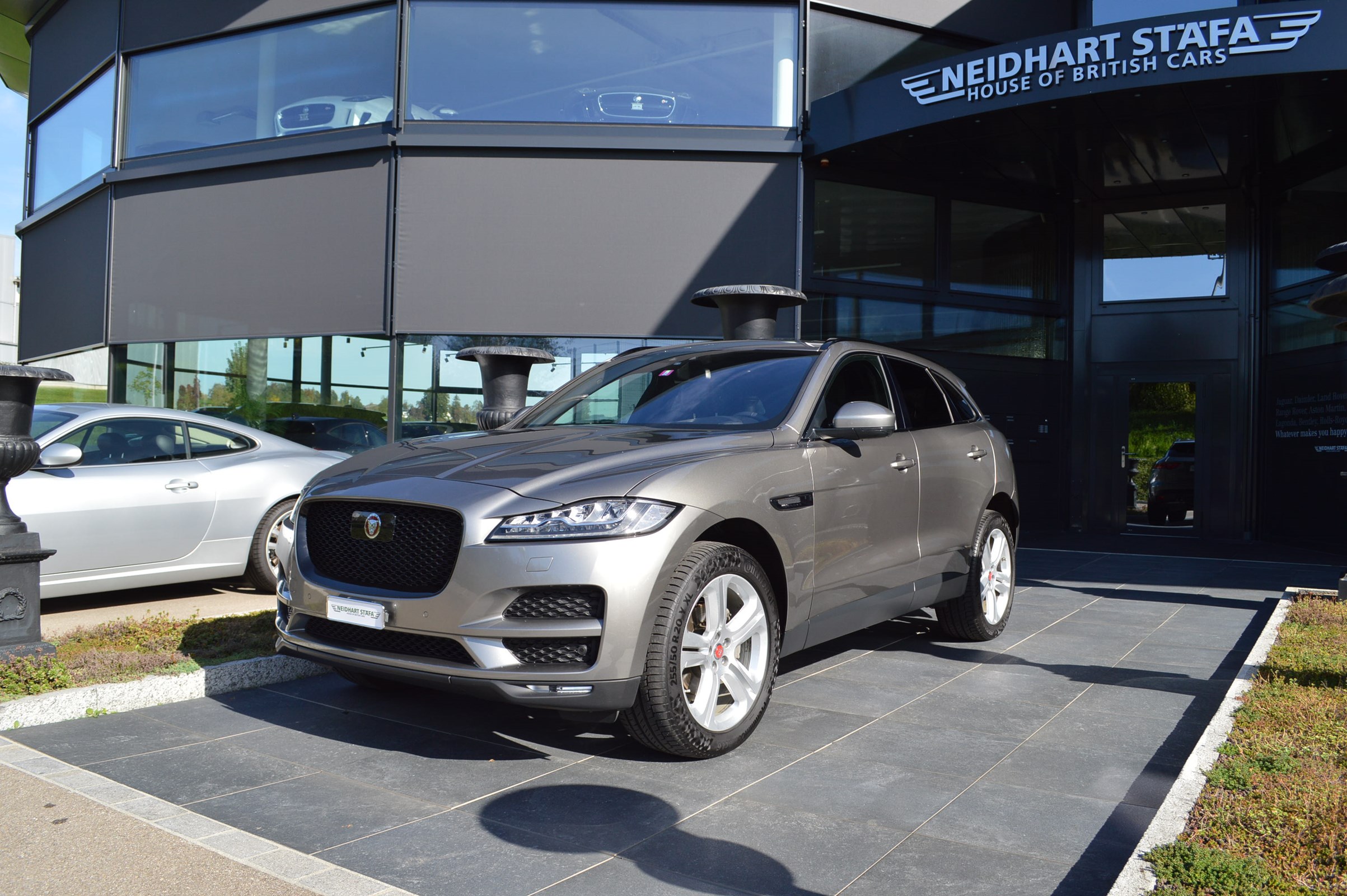 JAGUAR F-Pace 25t Prestige Advantage AWD Automatik