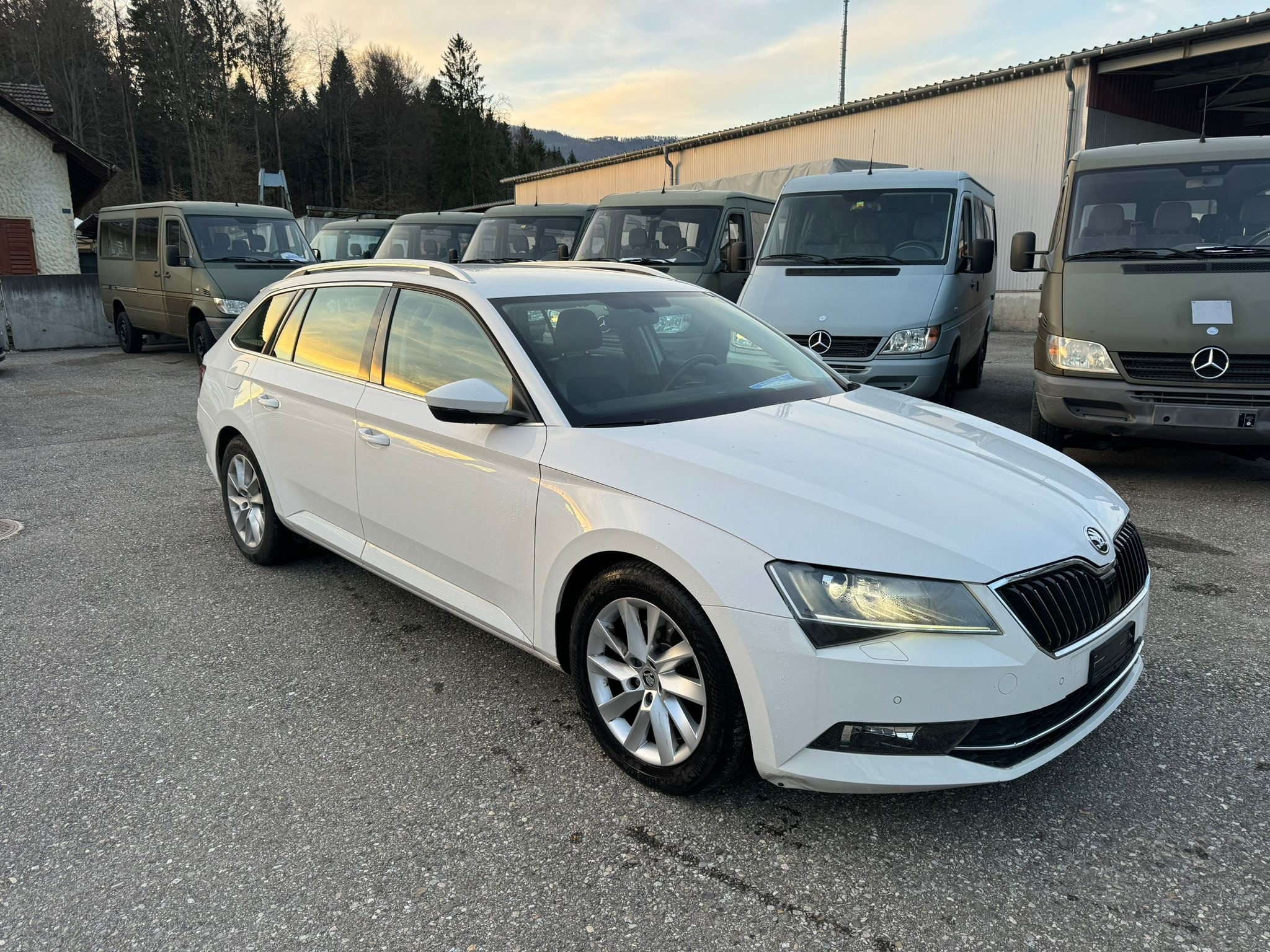 SKODA Superb Combi 2.0 TDi Style DSG *Leder-Alcantara*