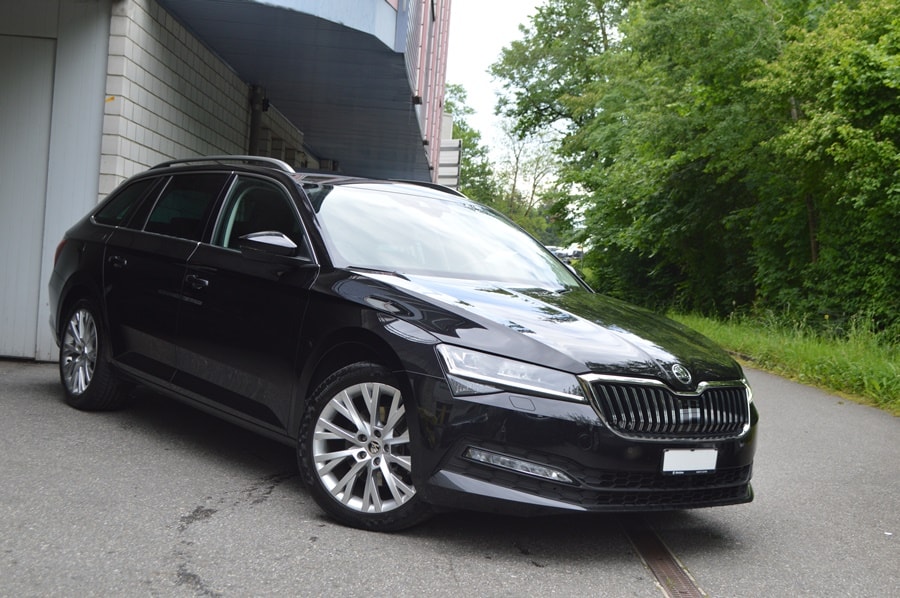 SKODA Superb Combi 2.0 TDi Ambition DSG