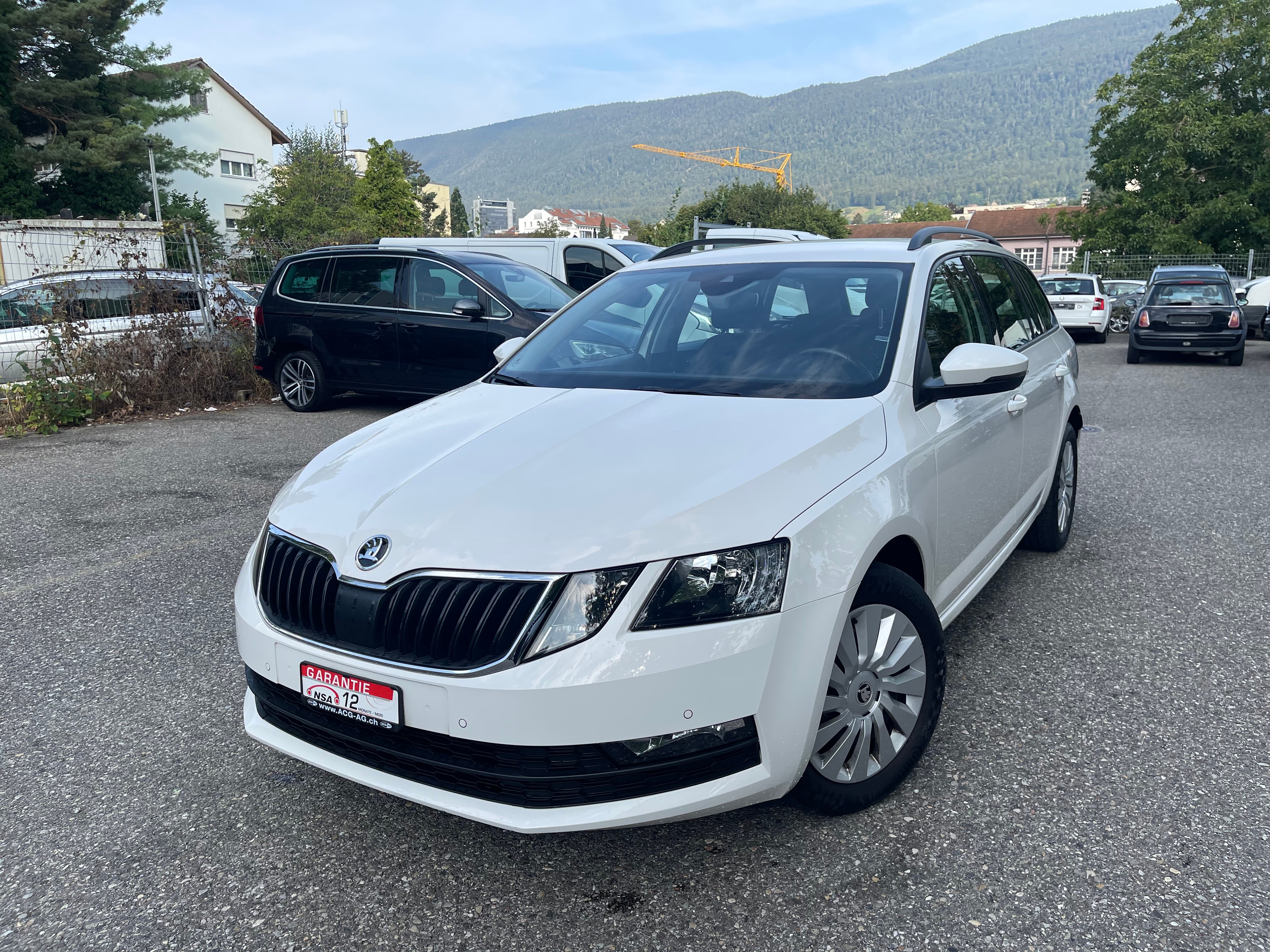 SKODA Octavia Combi 1.6 TDI Ambition 4x4 * Gr. Navi * Klima--auto * PDC V&H * Tempomat * Frisch Ab MFK