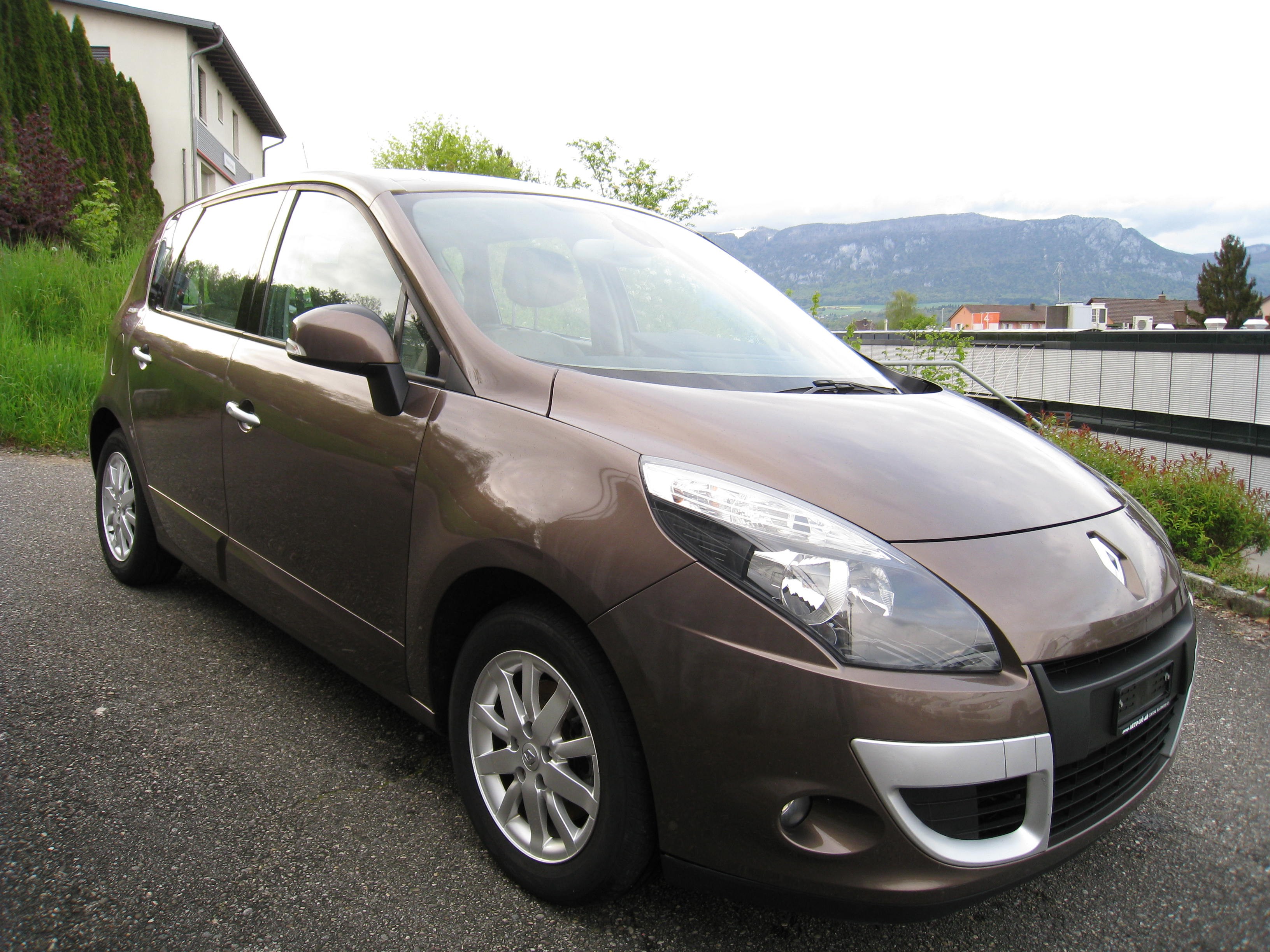 RENAULT Scénic 2.0 16V Dynamique X-Tronic CVT