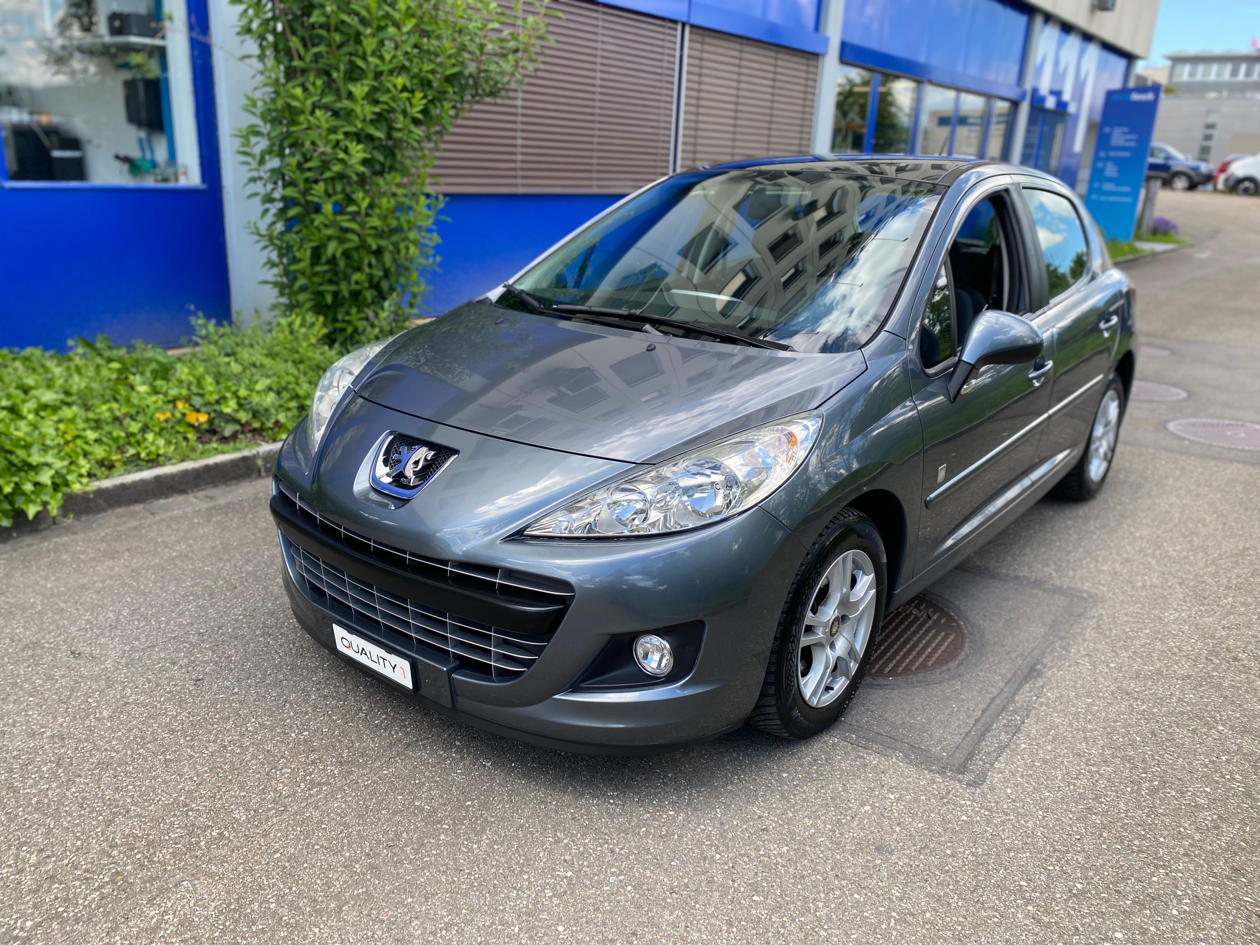 PEUGEOT 207 1.4 16V Swiss Edition