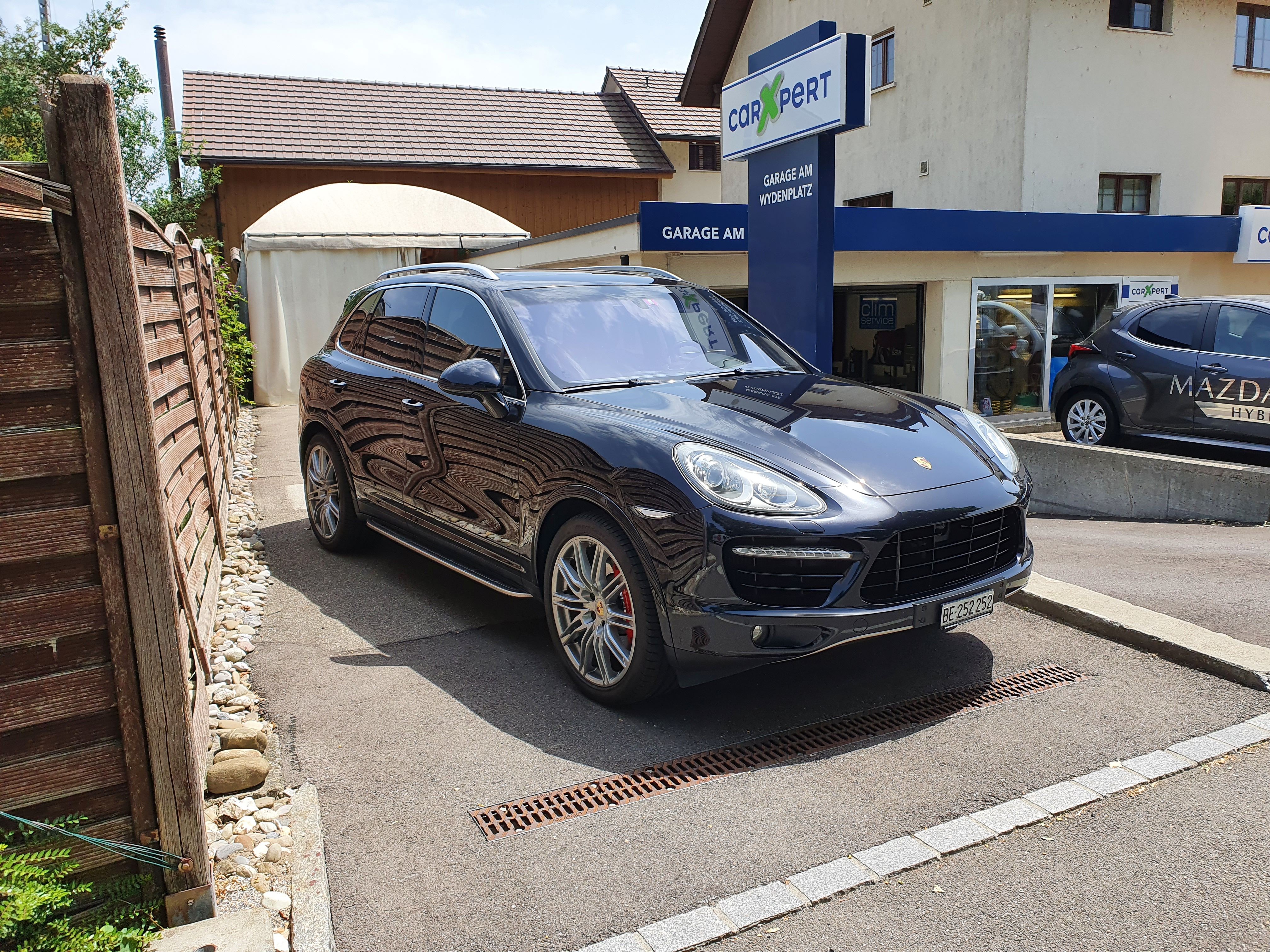 PORSCHE Cayenne Turbo