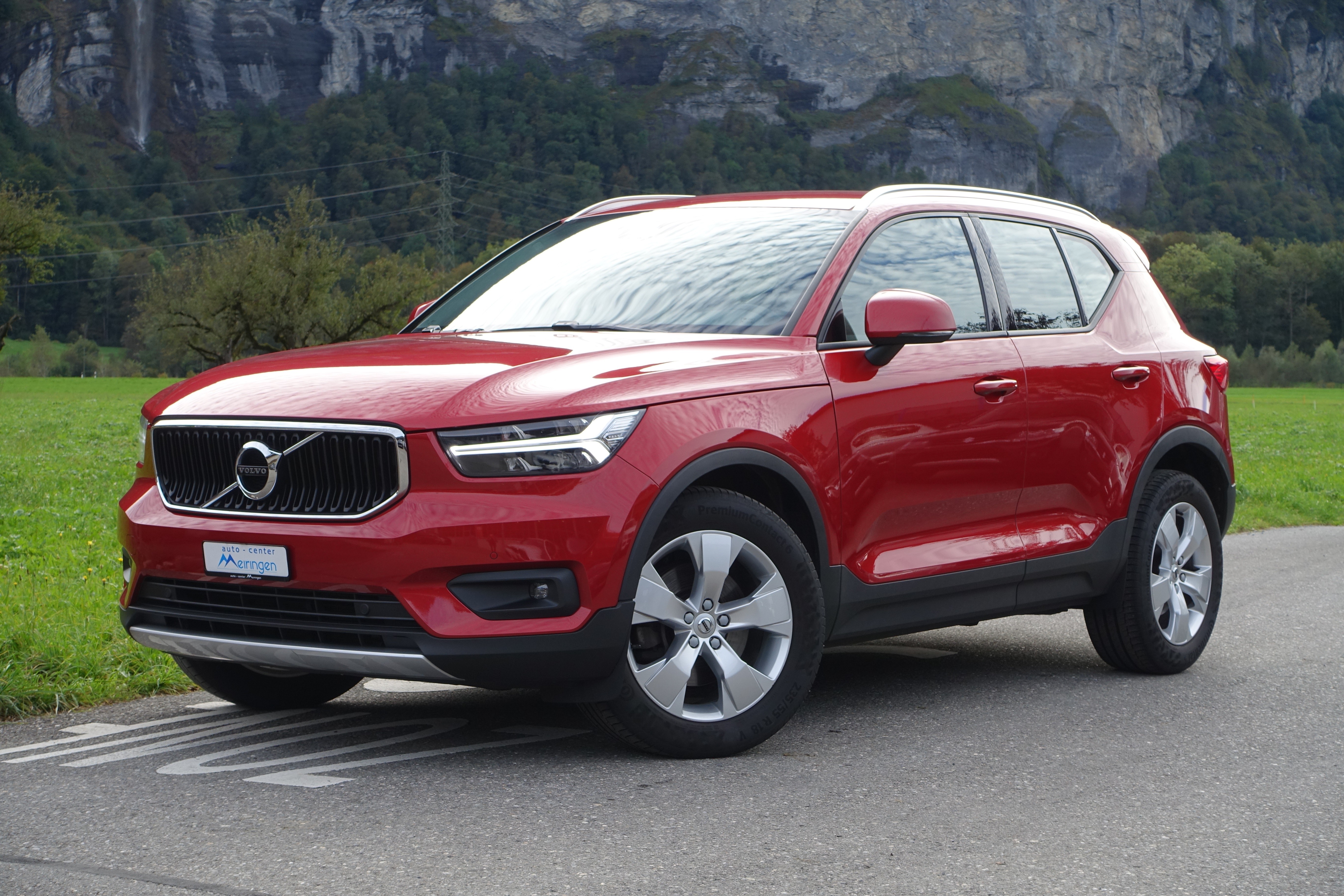 VOLVO XC40 2.0 B4 MH Momentum AWD