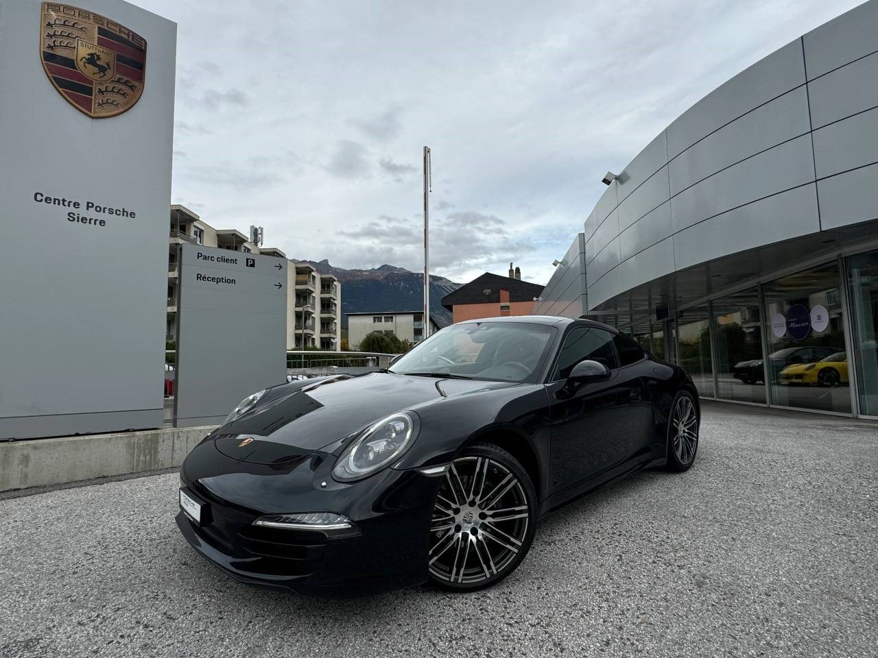 PORSCHE 911 Carrera 4 Black Edition