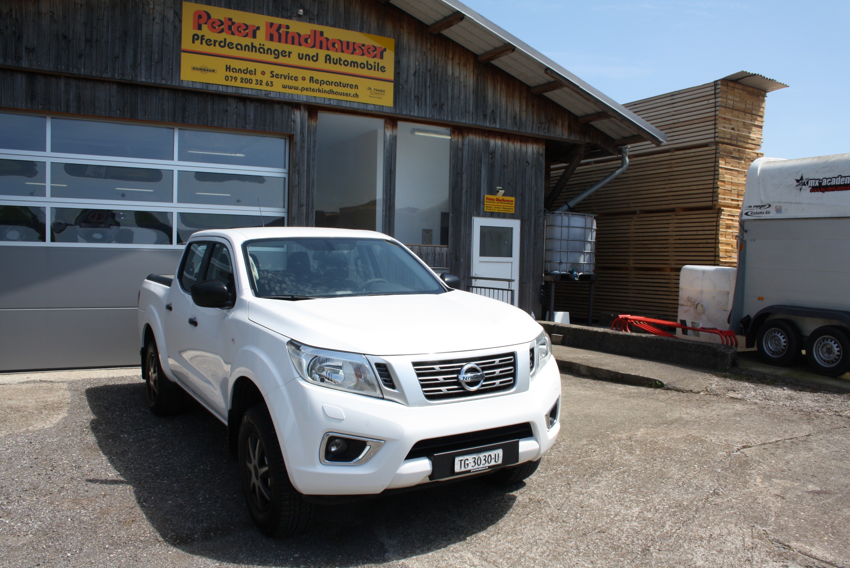 NISSAN Navara Double Cab Visia 2.3 dCi 4WD