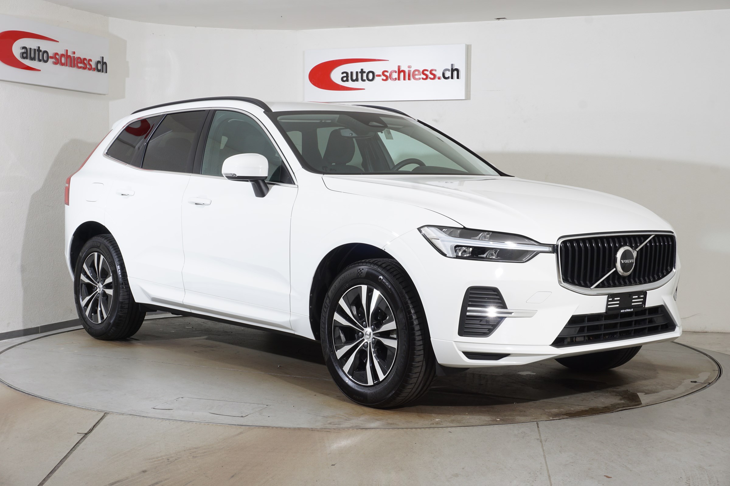 VOLVO XC60 B4 Benzin Mild Hybrid Momentum Geartronic