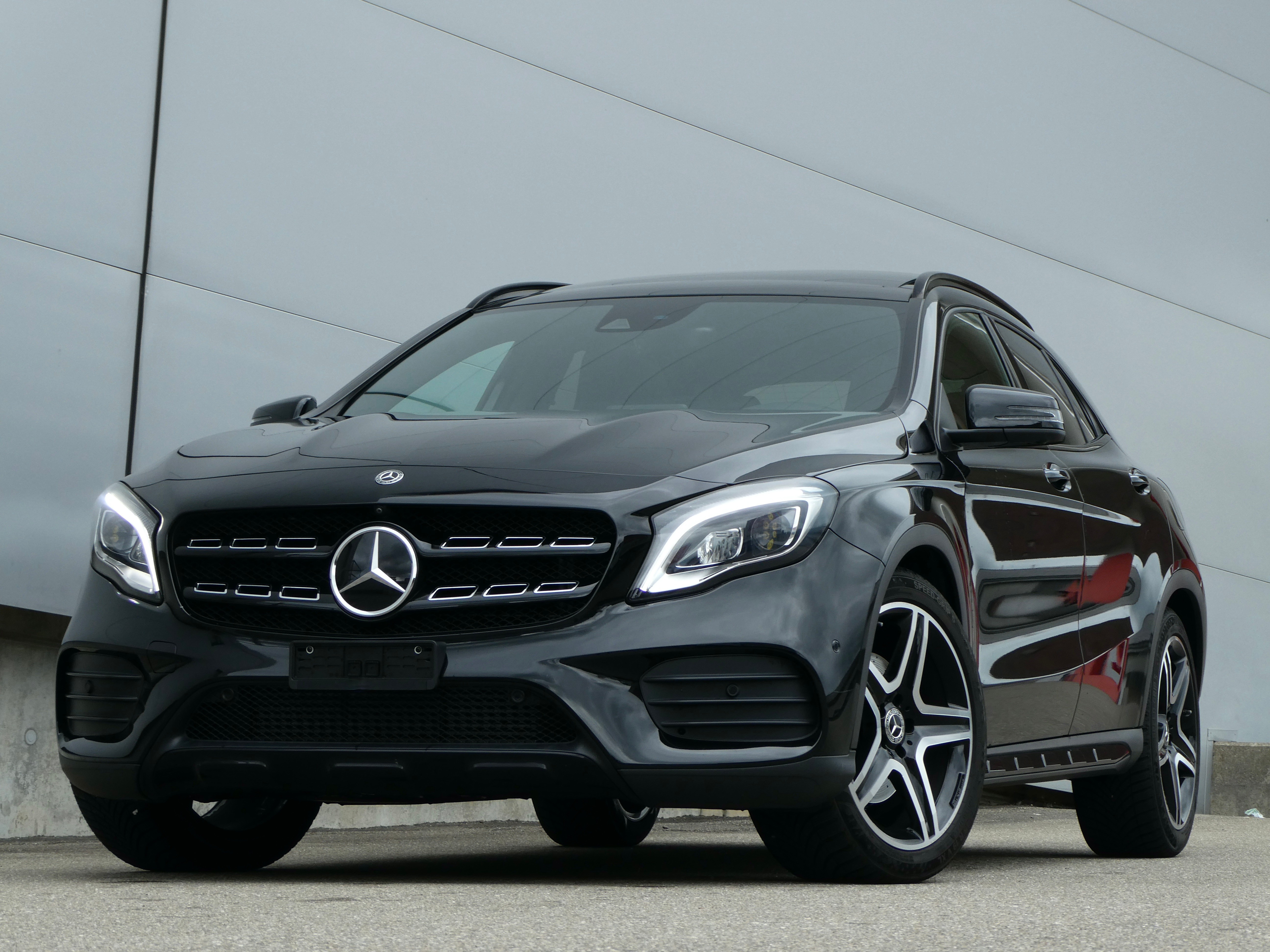 MERCEDES-BENZ GLA 250 AMG Line 4Matic 7G-DCT