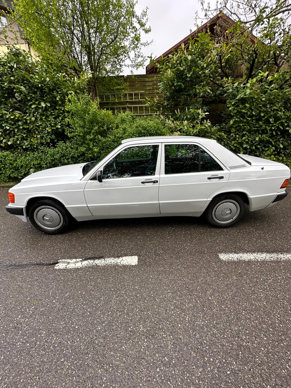 MERCEDES-BENZ 190 E 1.8