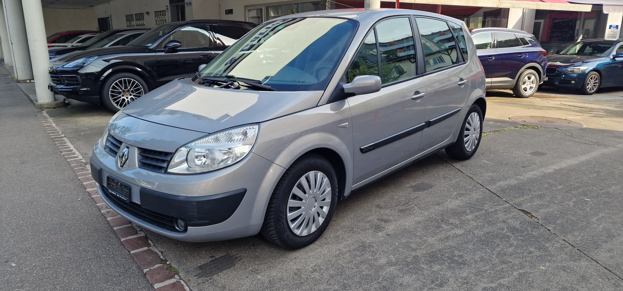 RENAULT Scénic 2.0 16V Authentique Confort