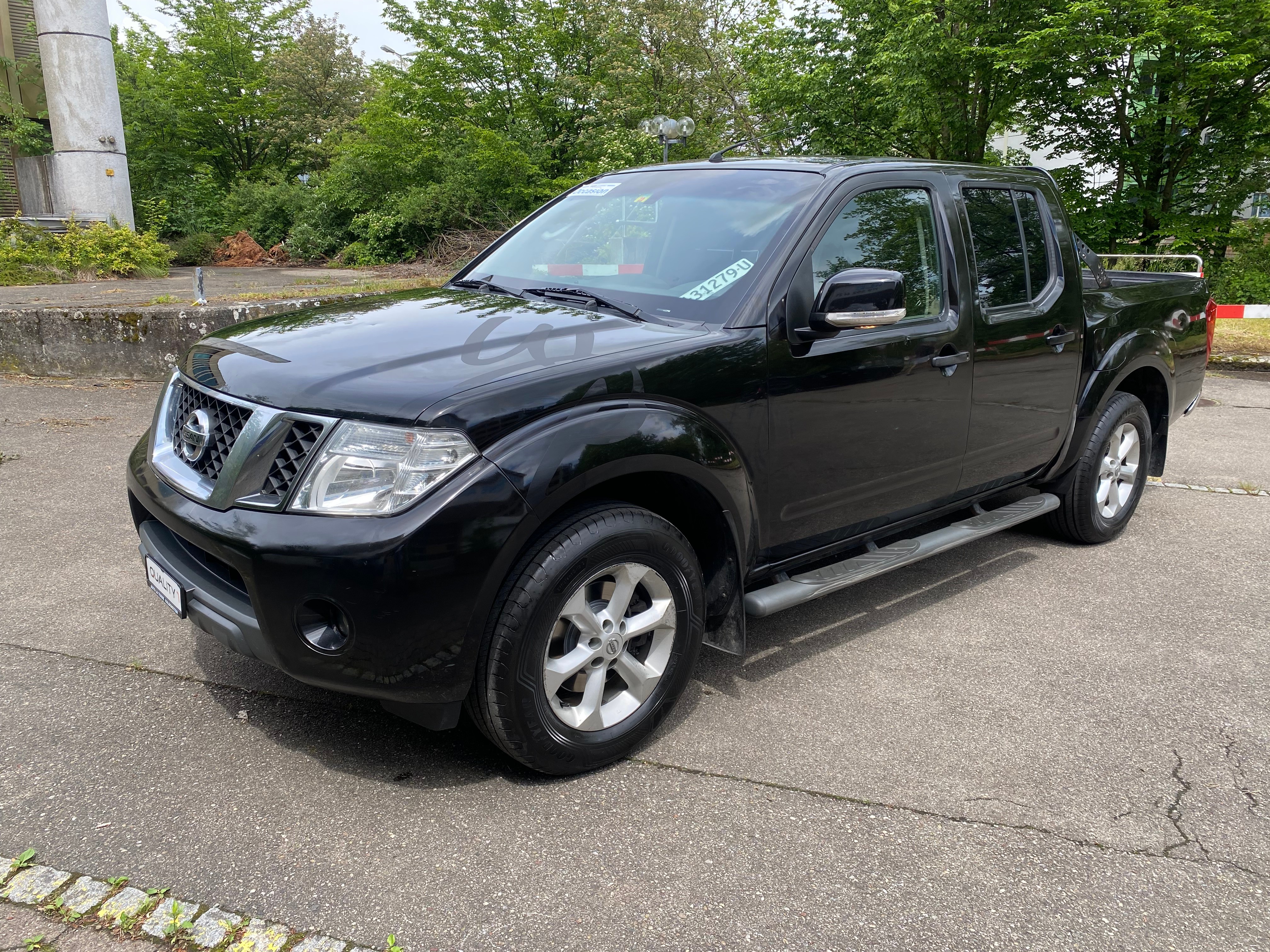 NISSAN Navara Double Cab LE 2.5 dCi 4WD