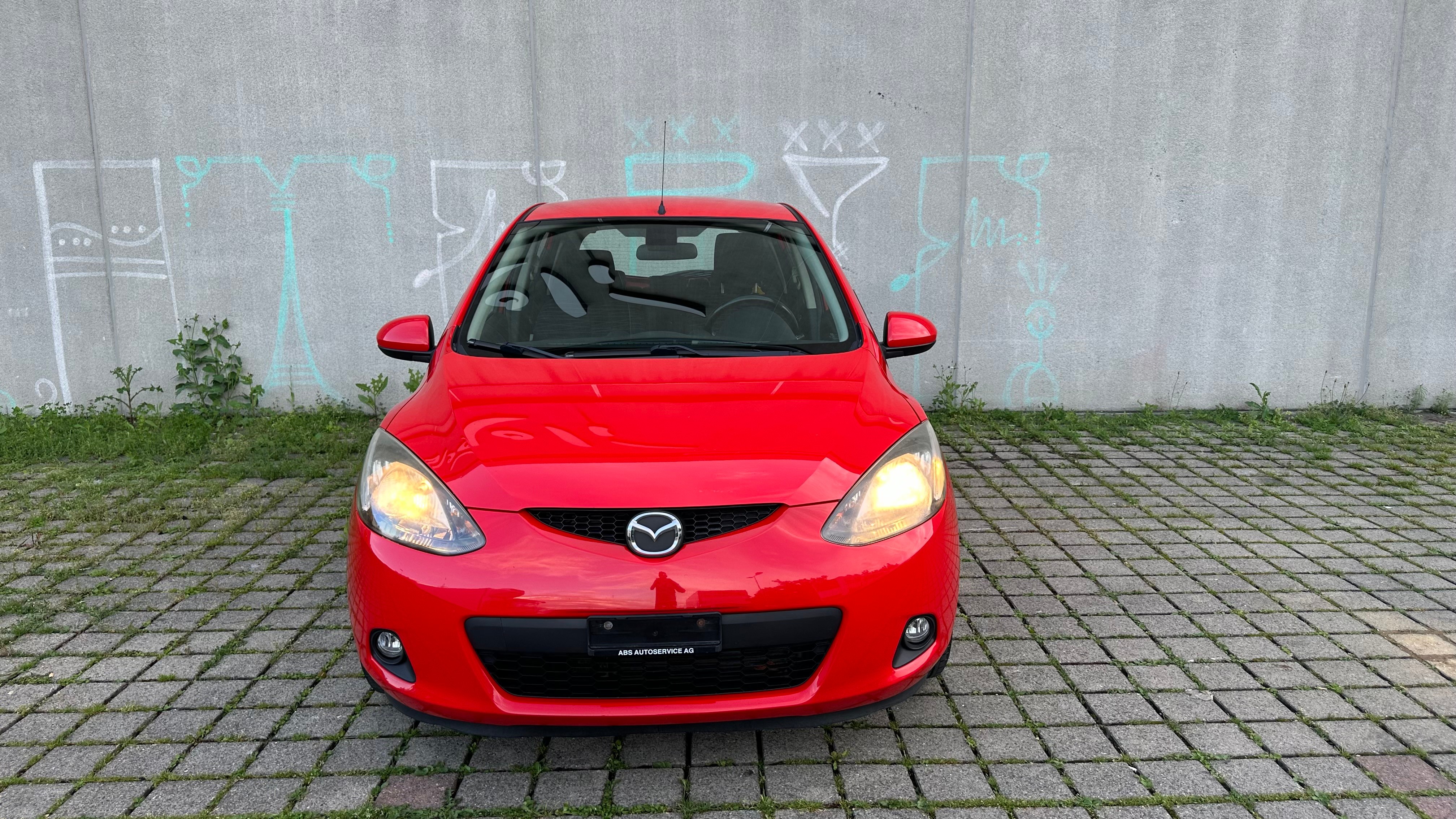 MAZDA 2